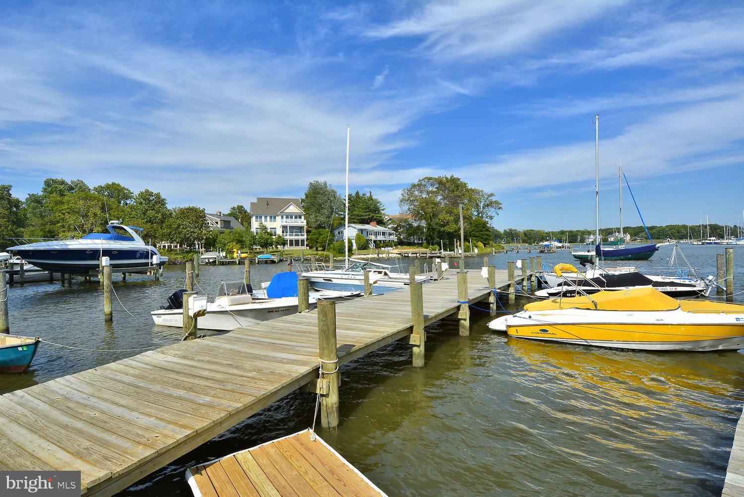 HILLSMERE SHORES - Residential