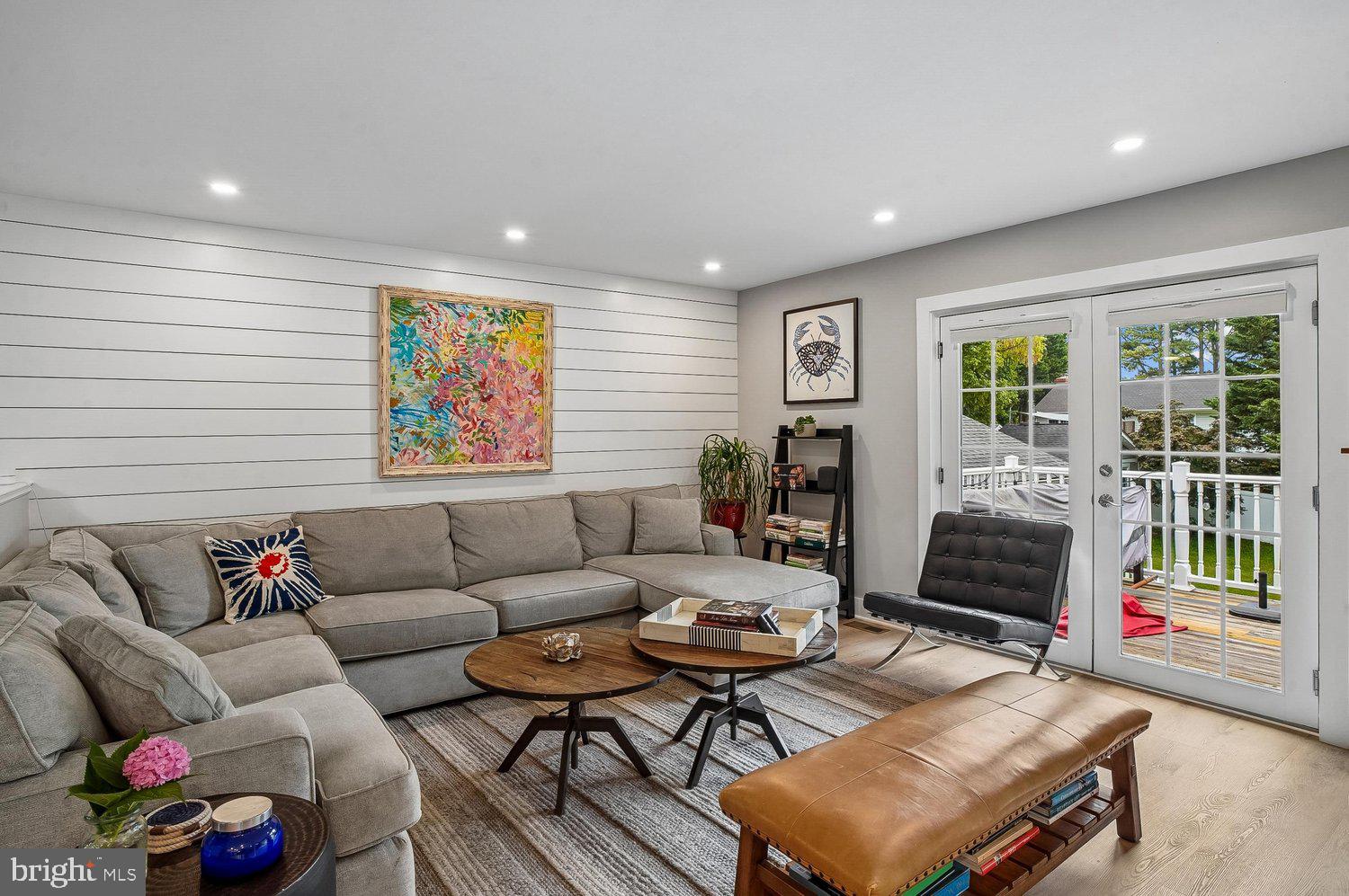 HILLSMERE SHORES - Residential