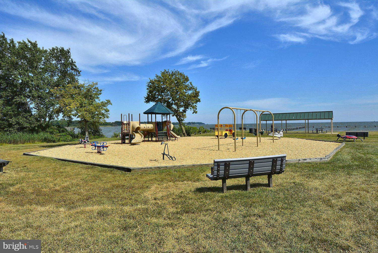 HILLSMERE SHORES - Residential