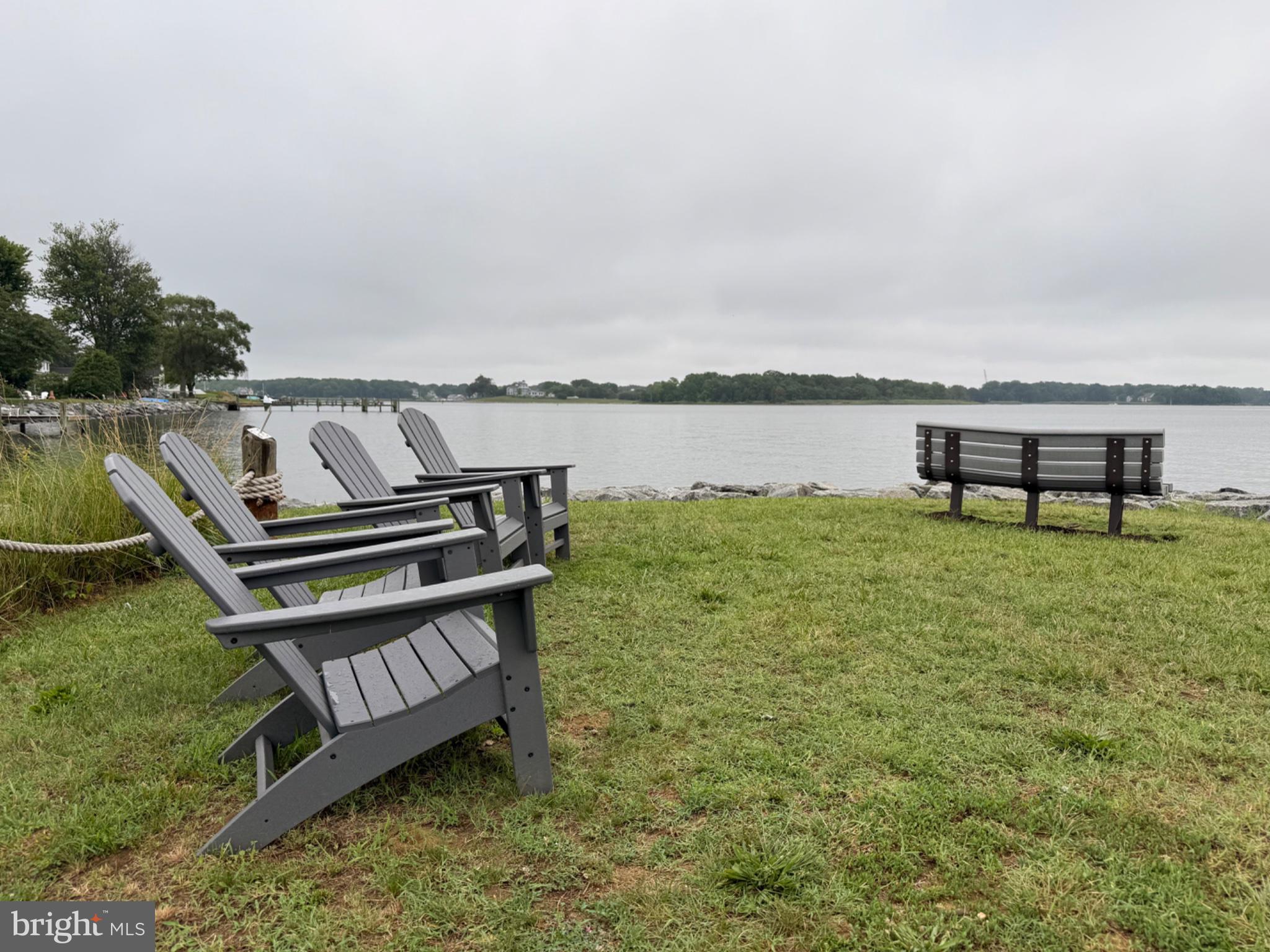 HILLSMERE SHORES - Residential