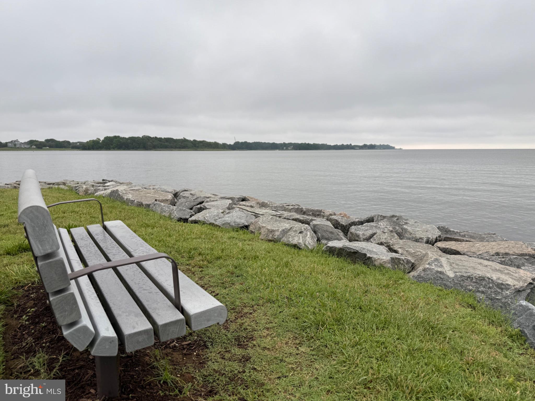 HILLSMERE SHORES - Residential