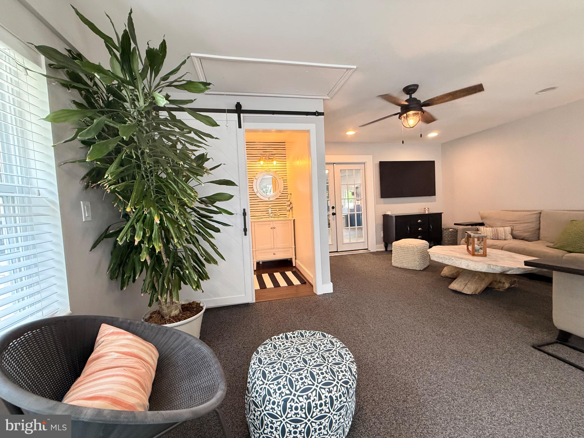 HILLSMERE SHORES - Residential