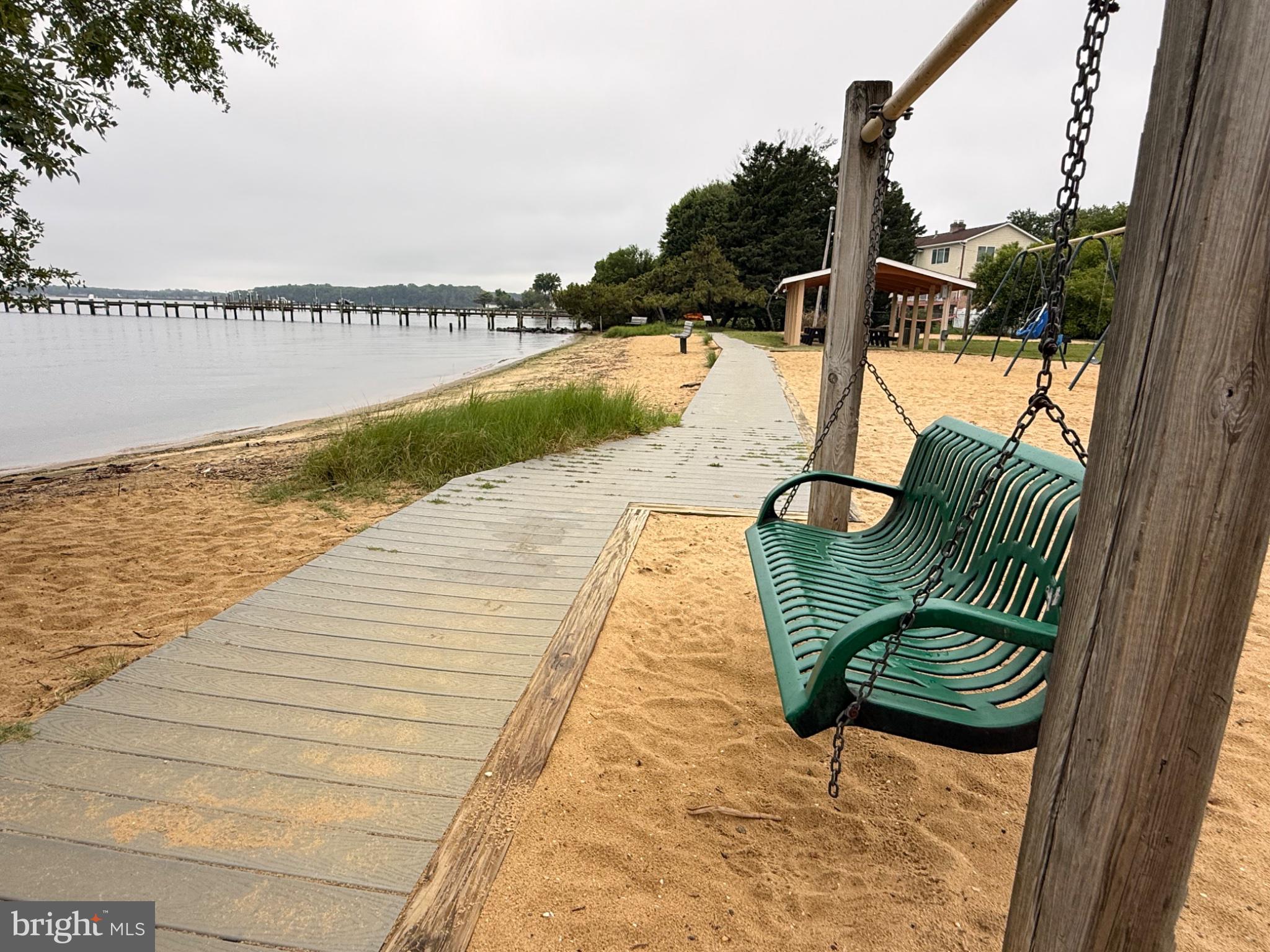HILLSMERE SHORES - Residential