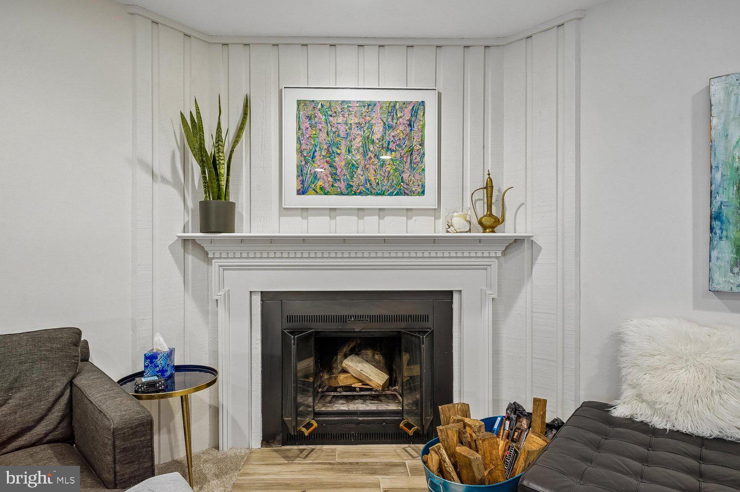 HILLSMERE SHORES - Residential