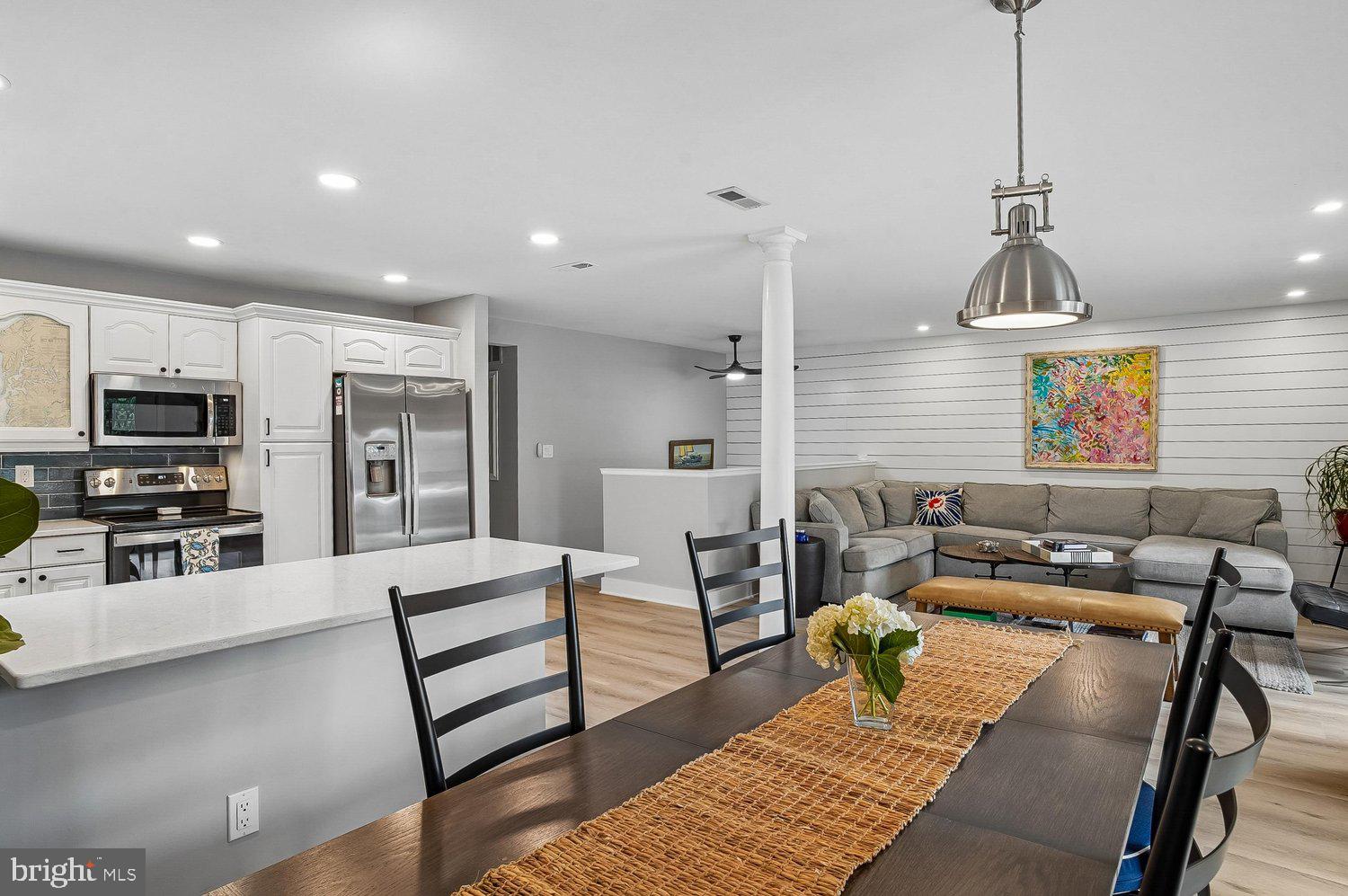 HILLSMERE SHORES - Residential