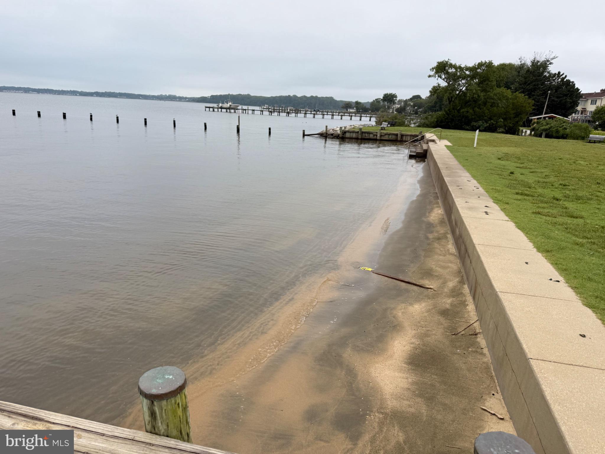 HILLSMERE SHORES - Residential