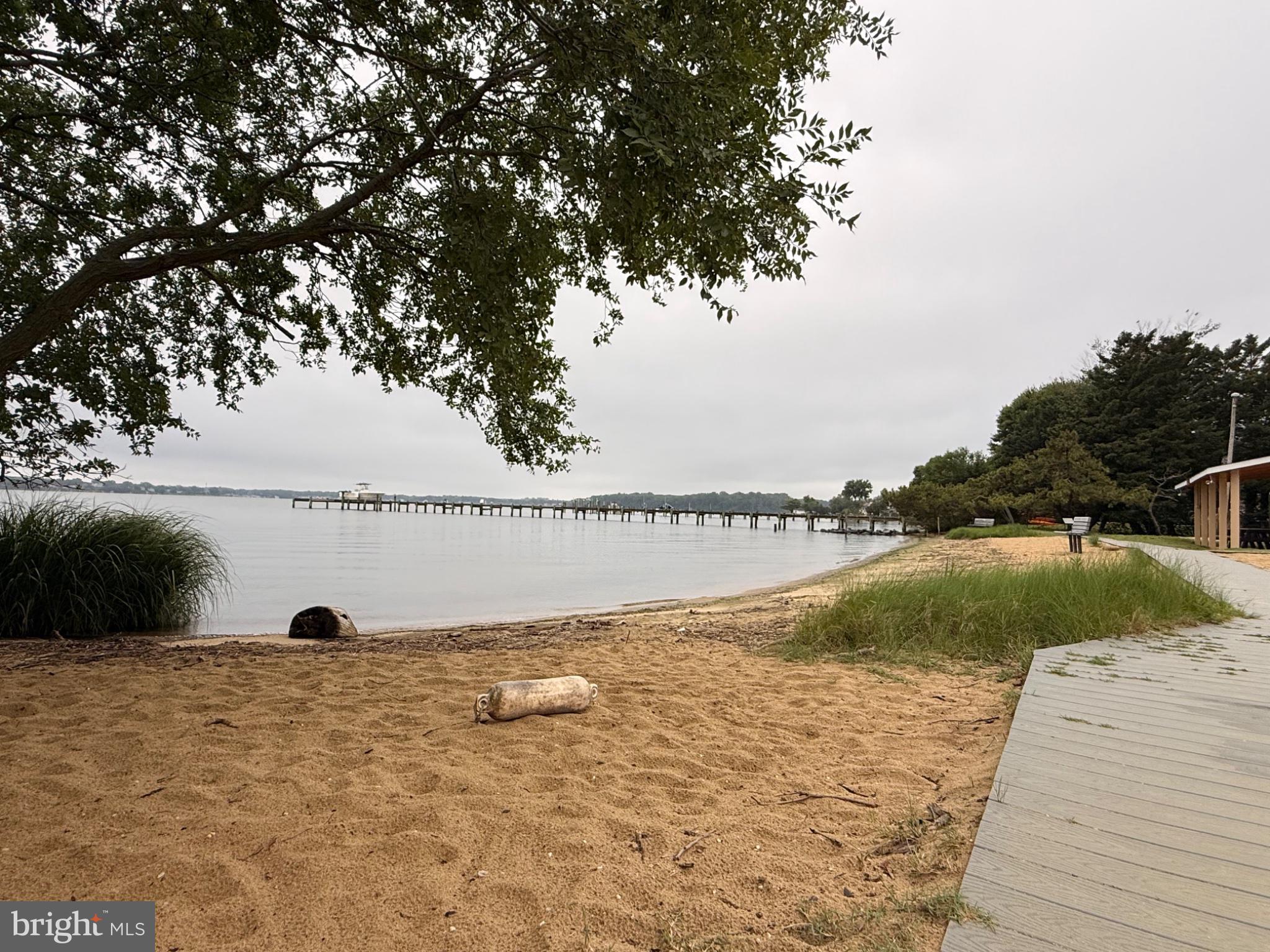 HILLSMERE SHORES - Residential