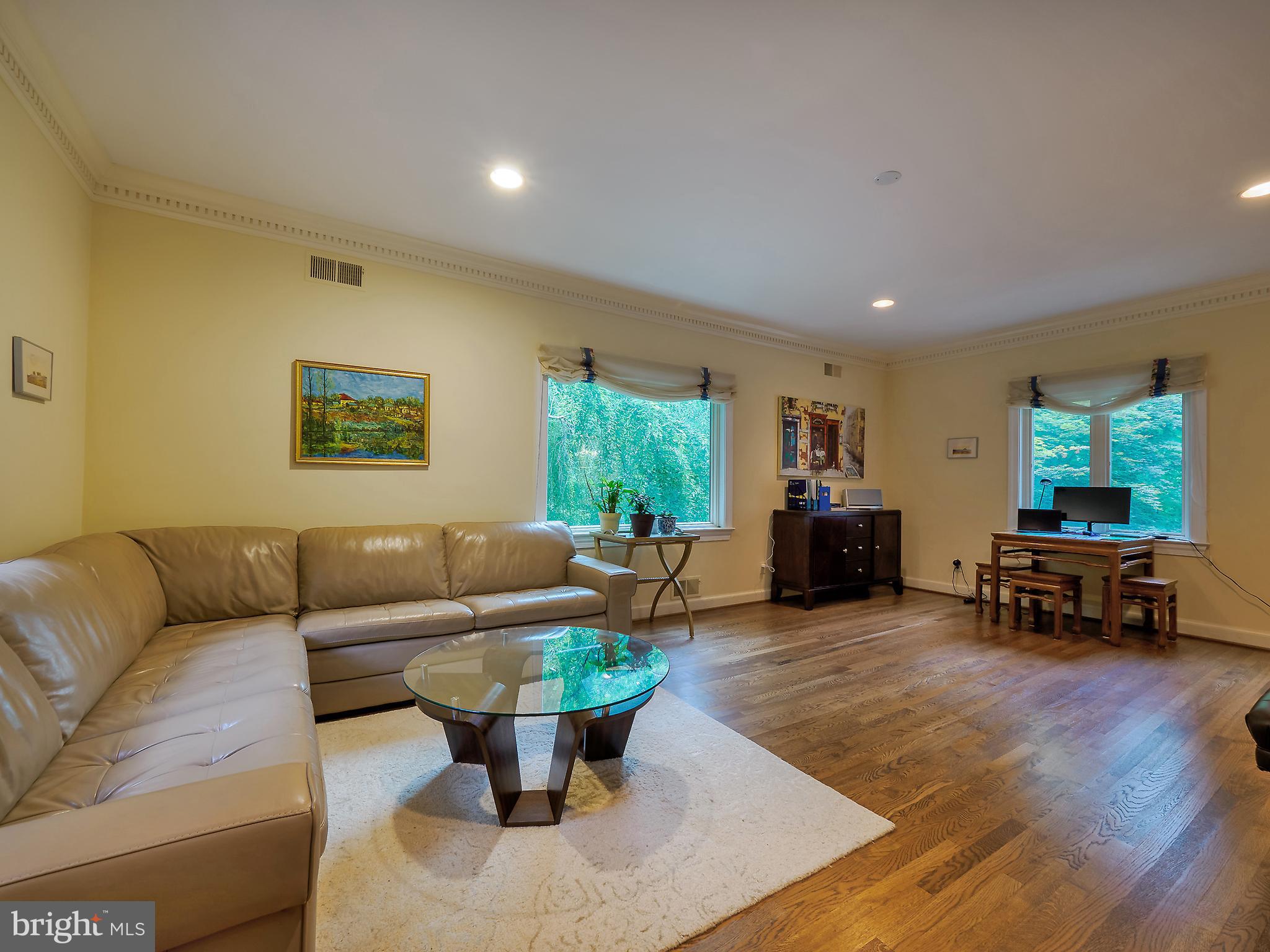 KENWOOD PARK - Residential Lease