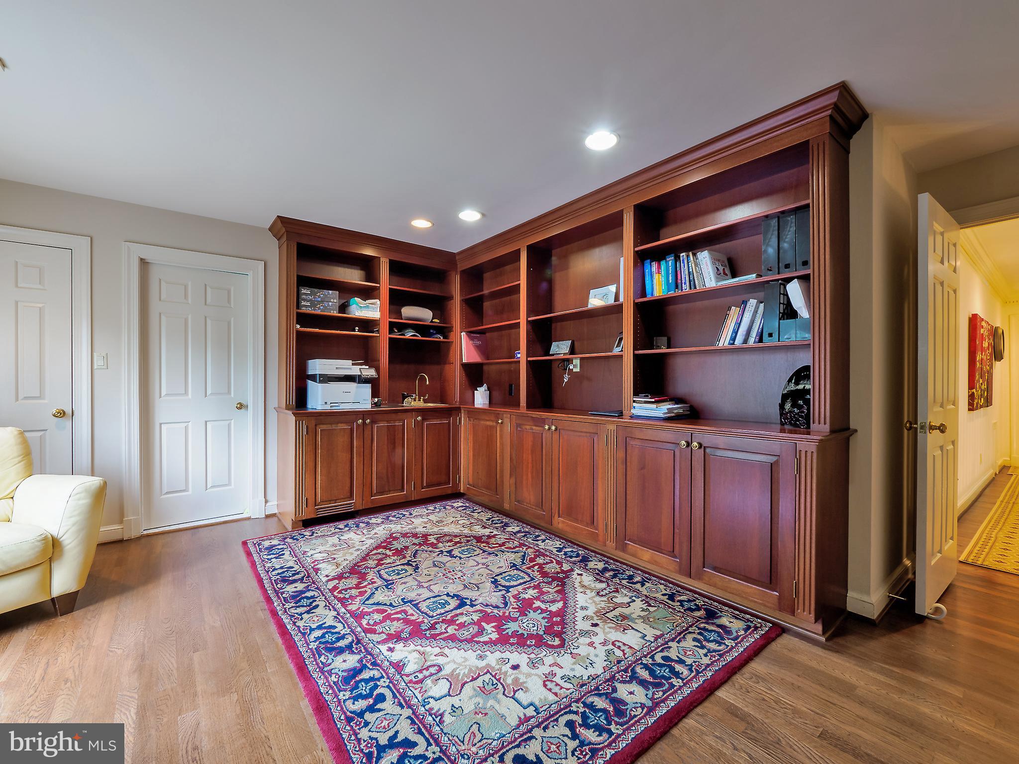 KENWOOD PARK - Residential Lease