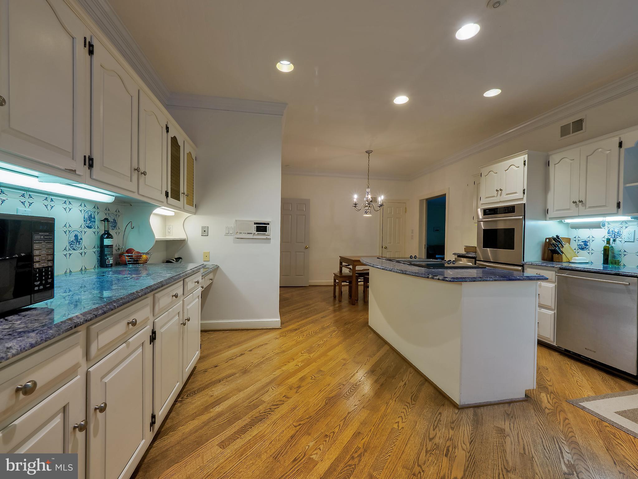 KENWOOD PARK - Residential Lease