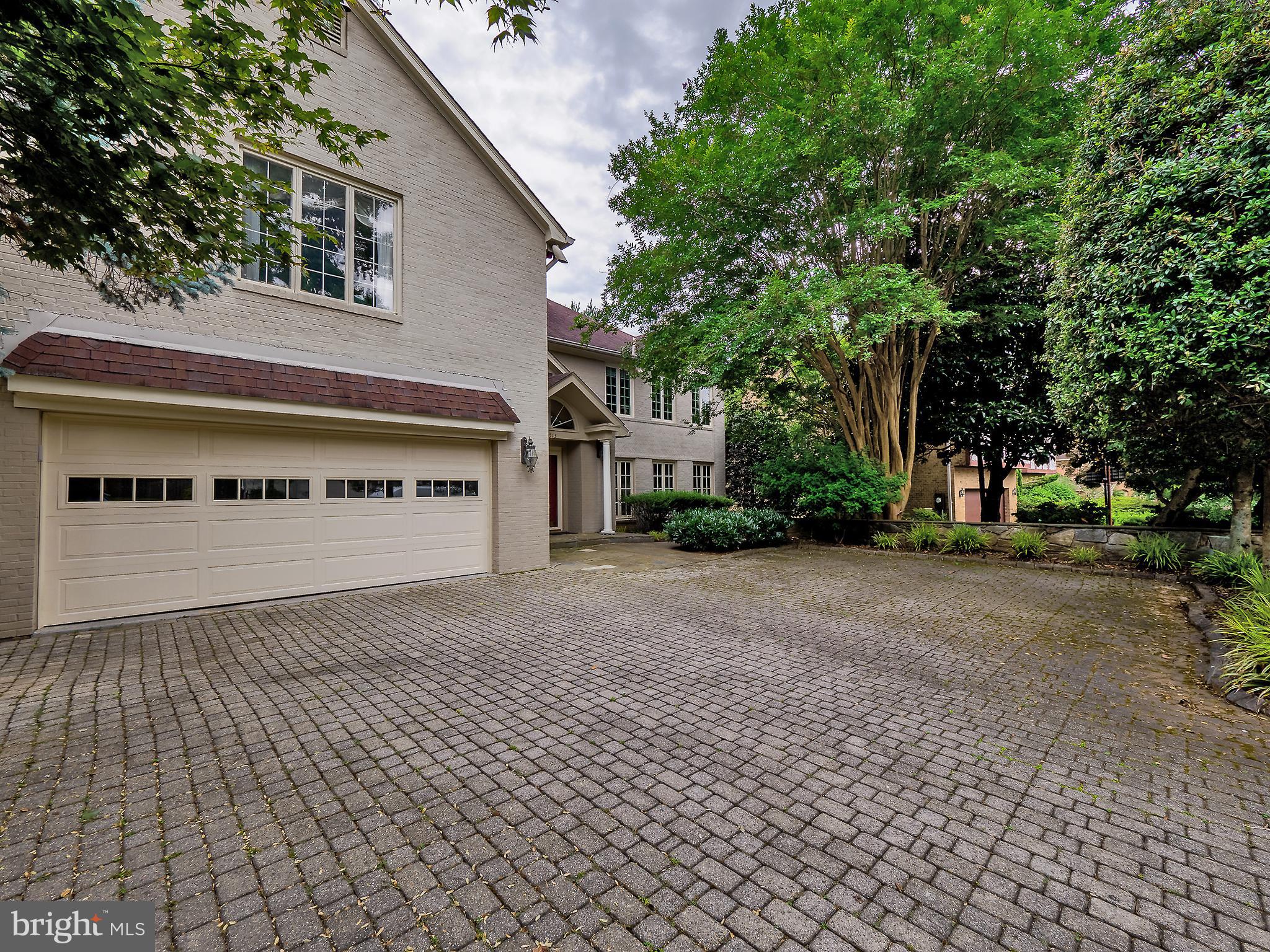 KENWOOD PARK - Residential Lease