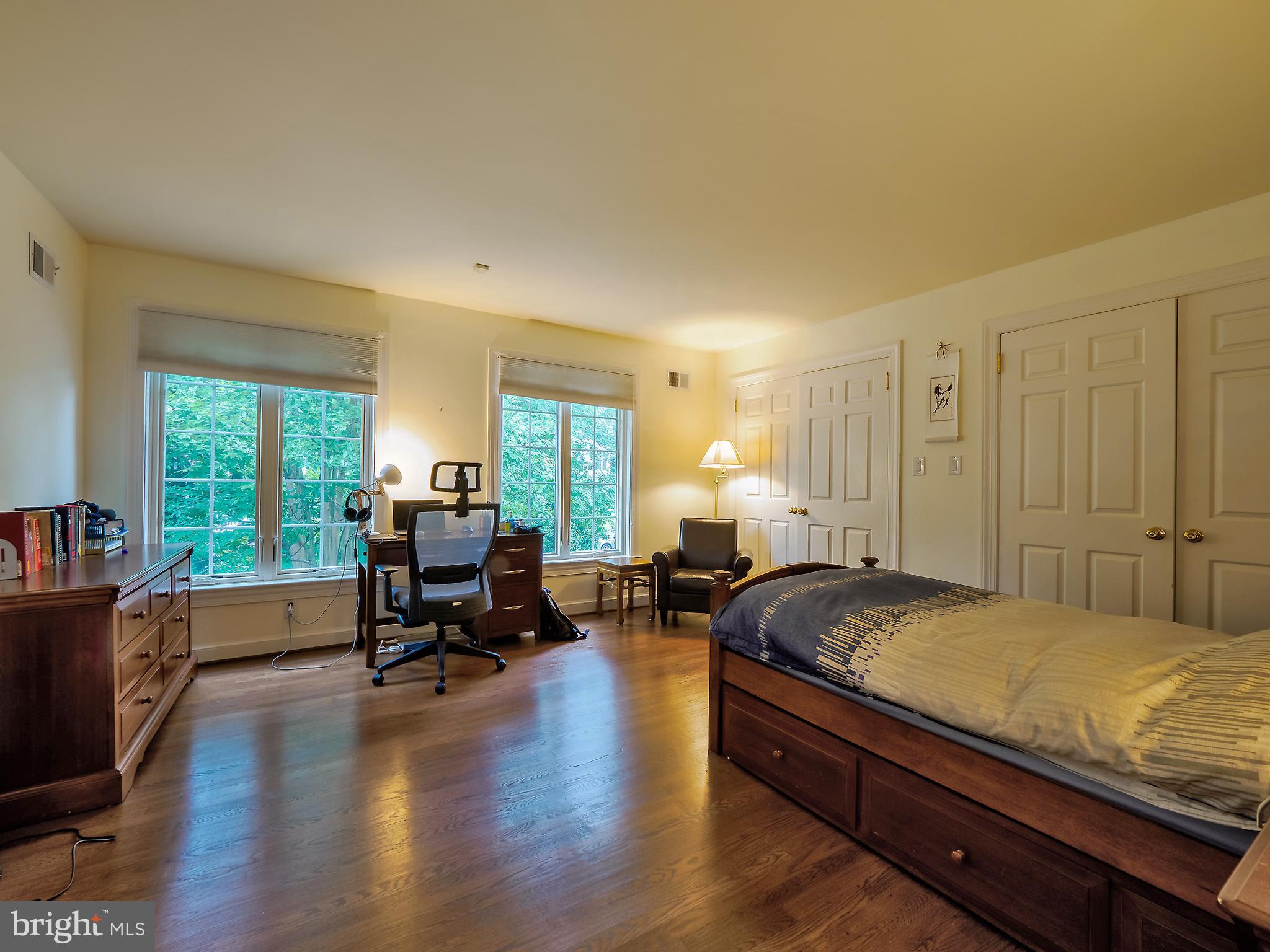 KENWOOD PARK - Residential Lease