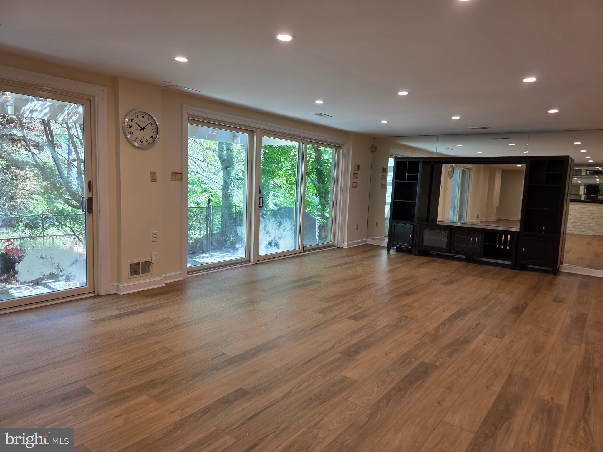 KENWOOD PARK - Residential Lease