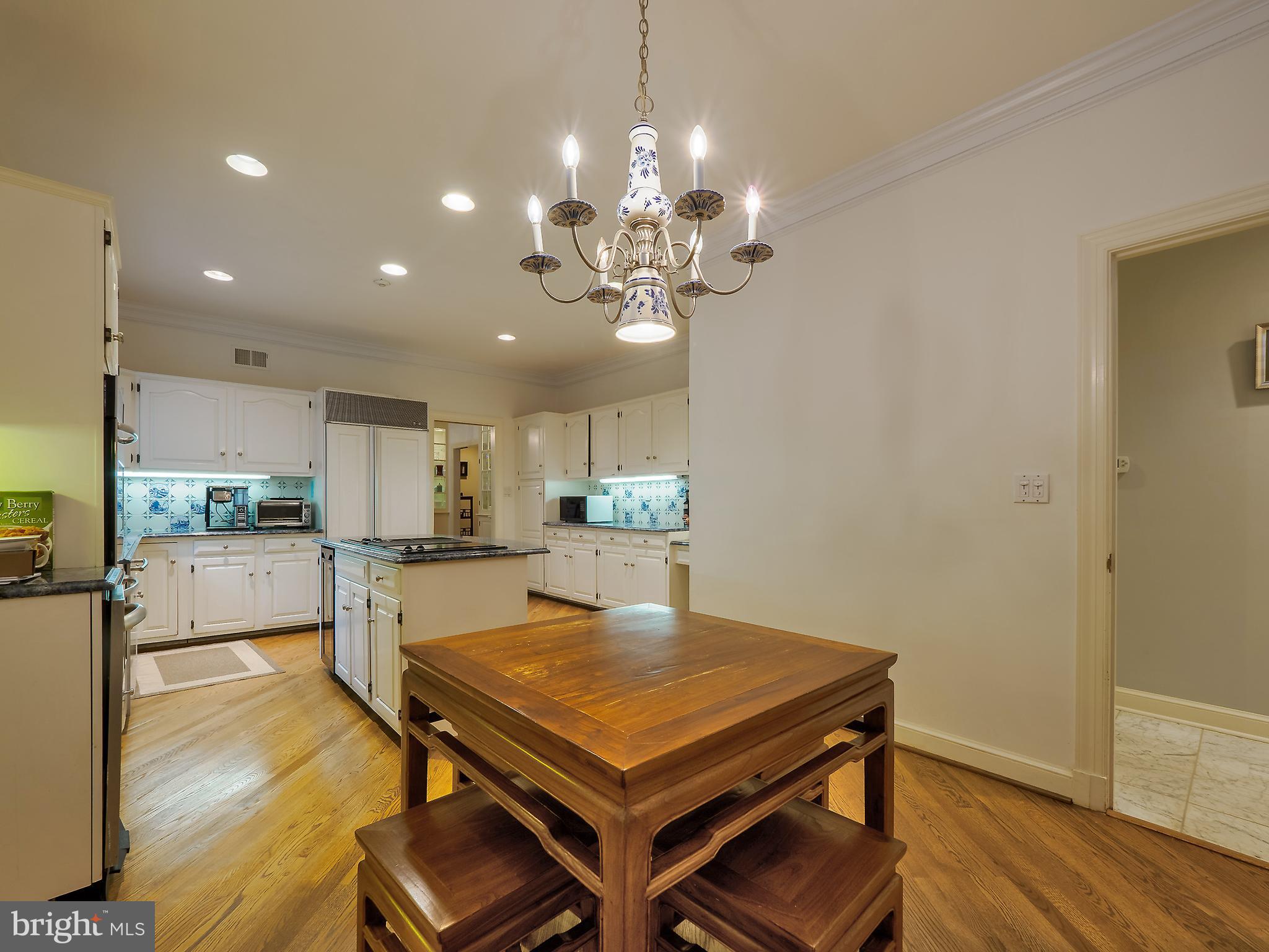 KENWOOD PARK - Residential Lease
