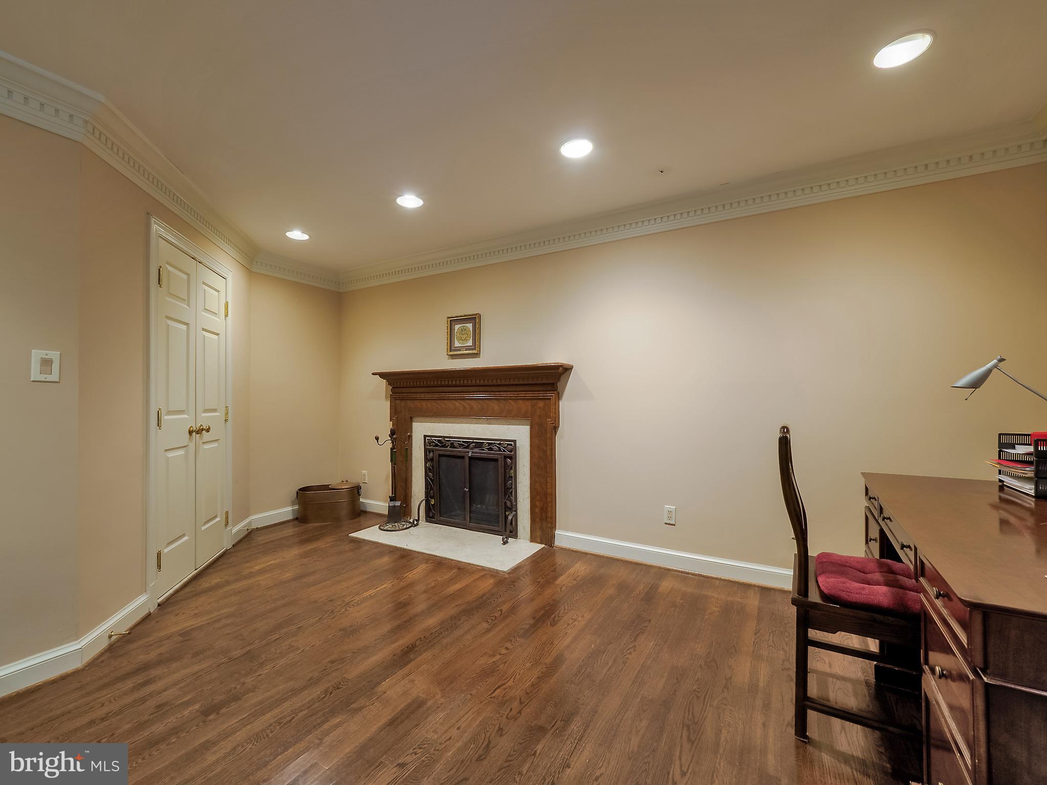 KENWOOD PARK - Residential Lease