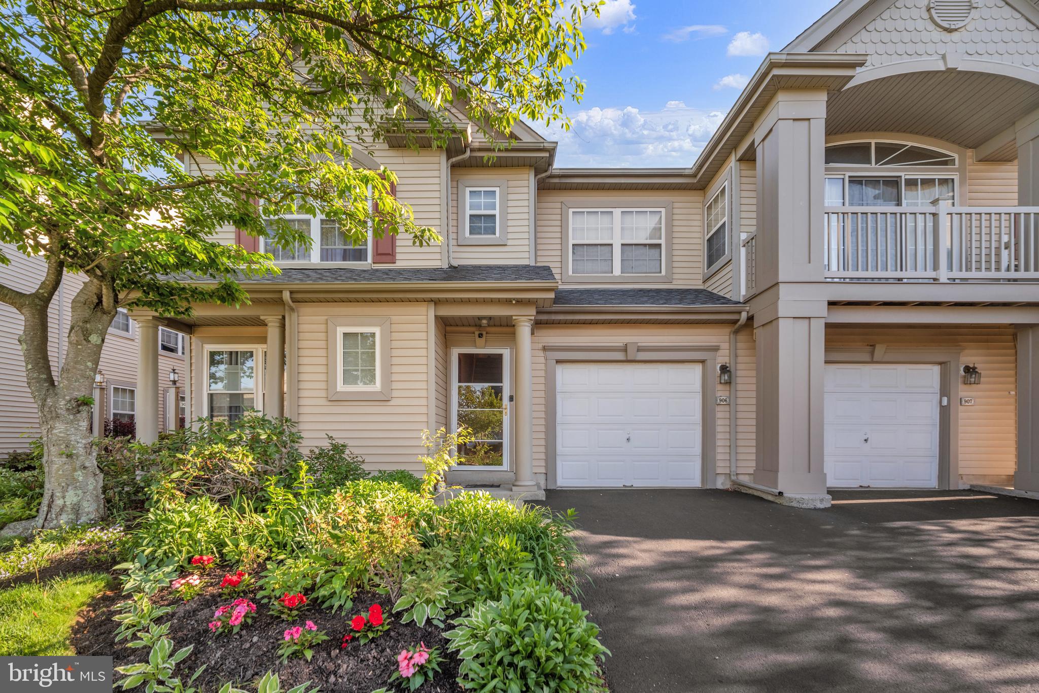 COUNTRY CROSSING - Residential