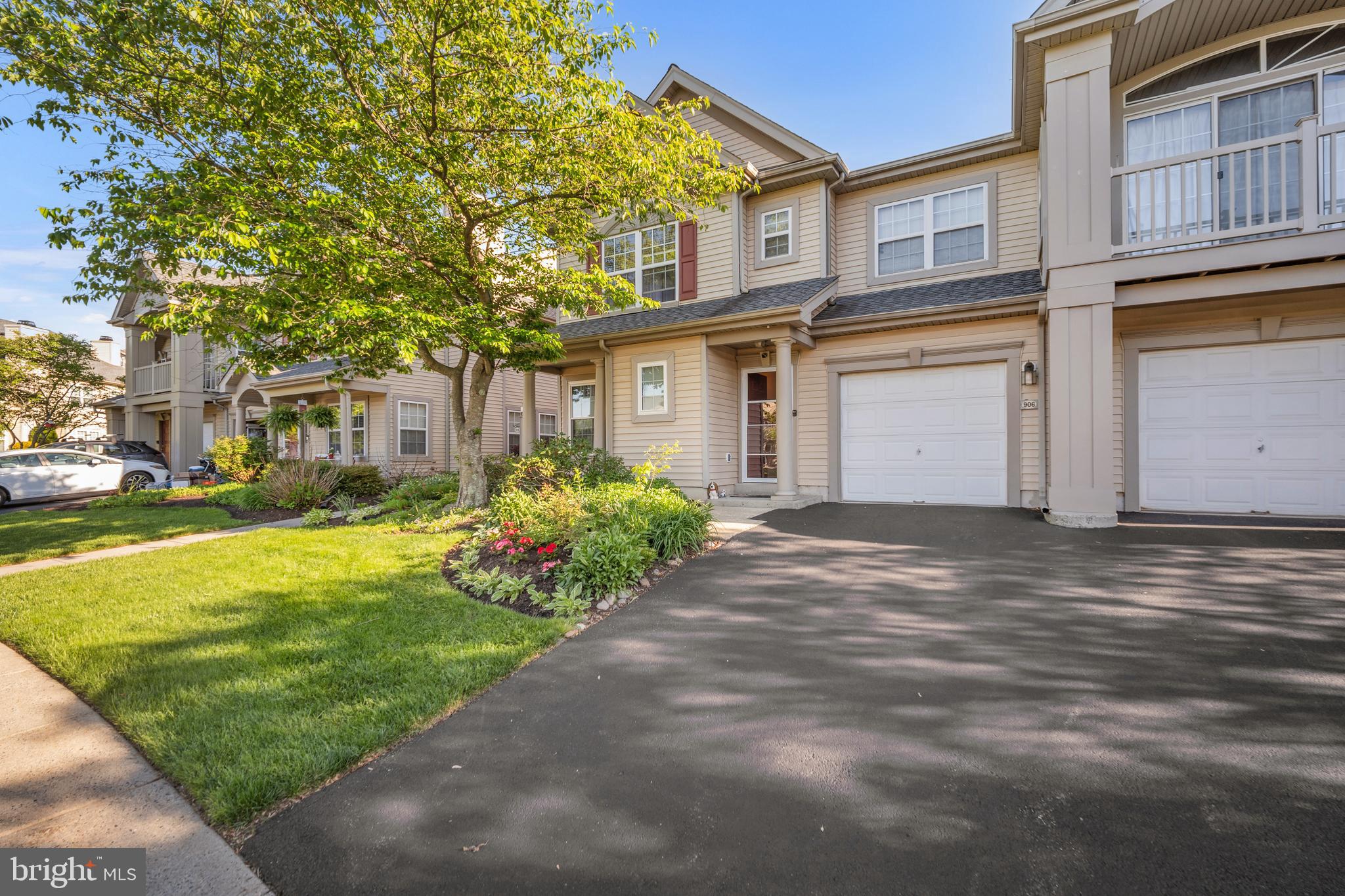 COUNTRY CROSSING - Residential