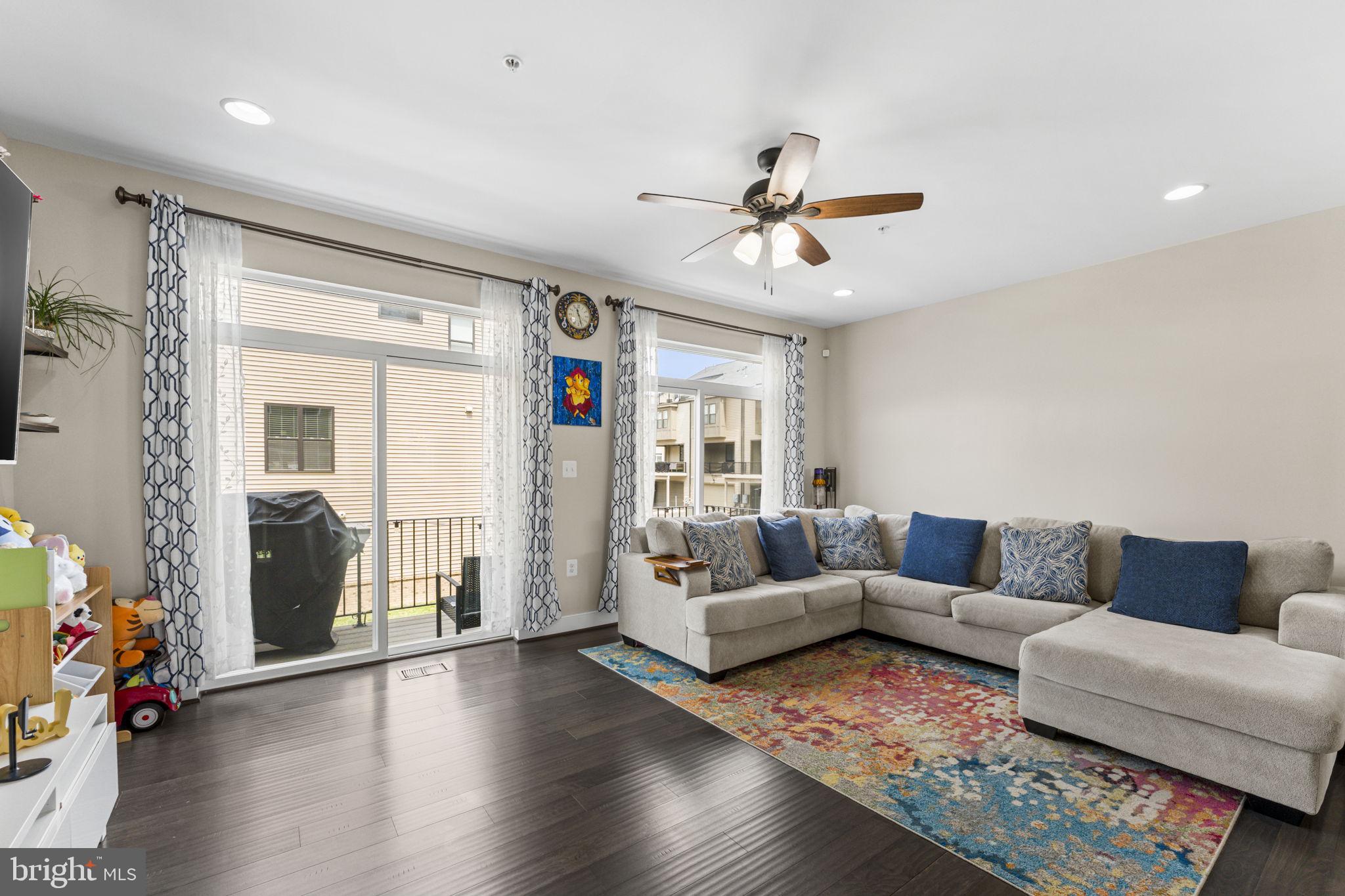 BRAMBLETON TOWN CENTER SOUTH - Residential