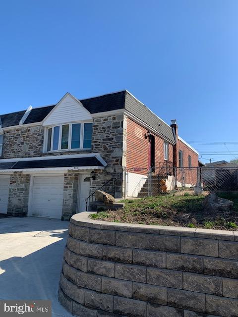 ROXBOROUGH - Residential