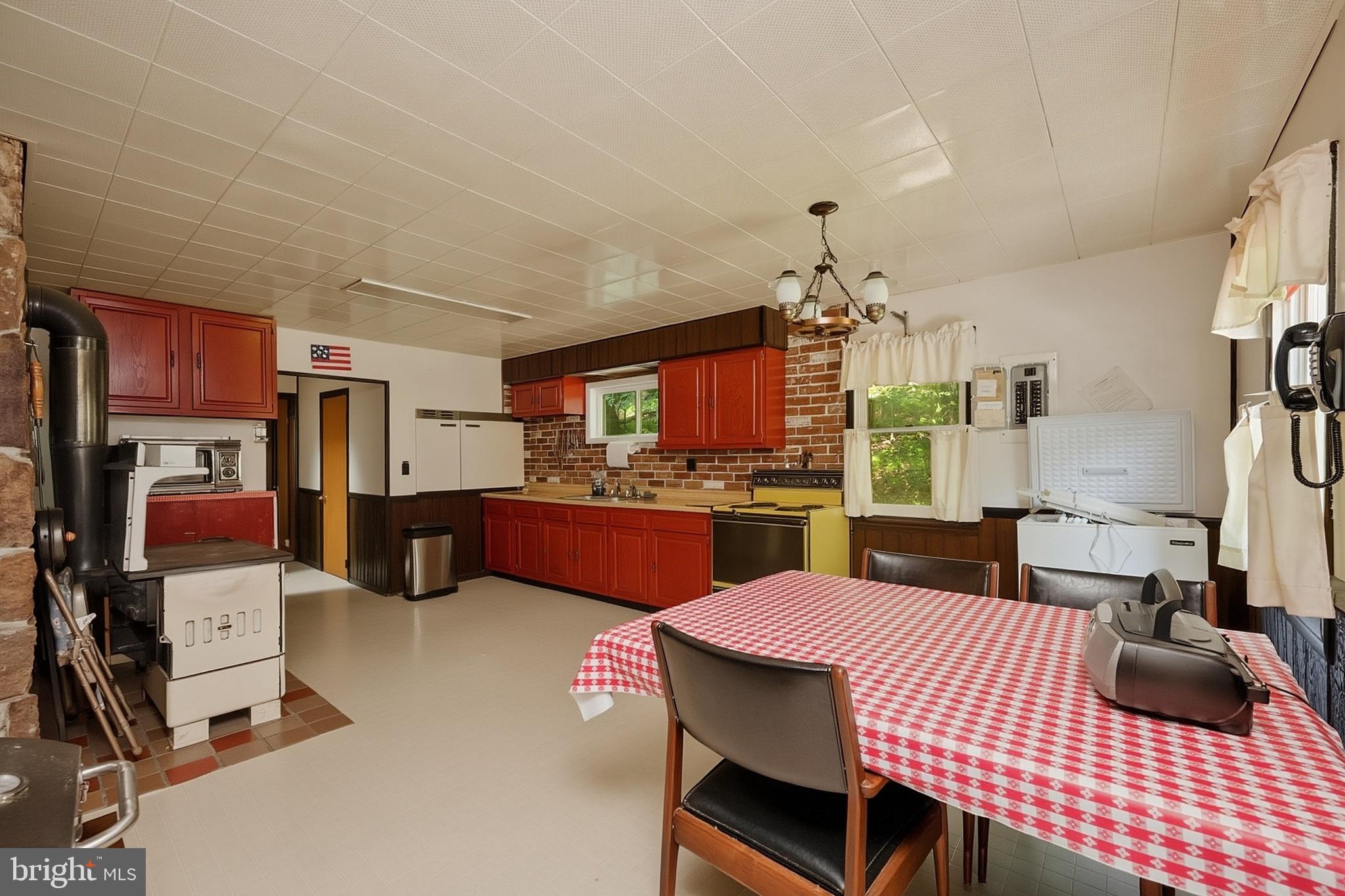 HEMLOCK ACRES - Residential