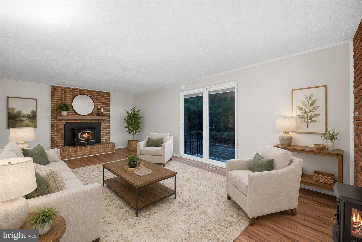 COUNTRY CLUB LAKE - Residential