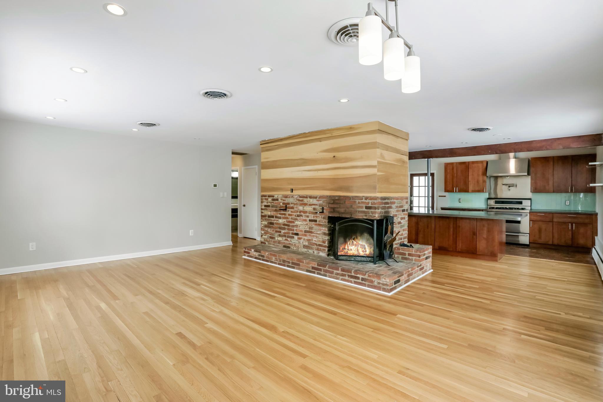 HICKORY HALL ESTATES - Residential