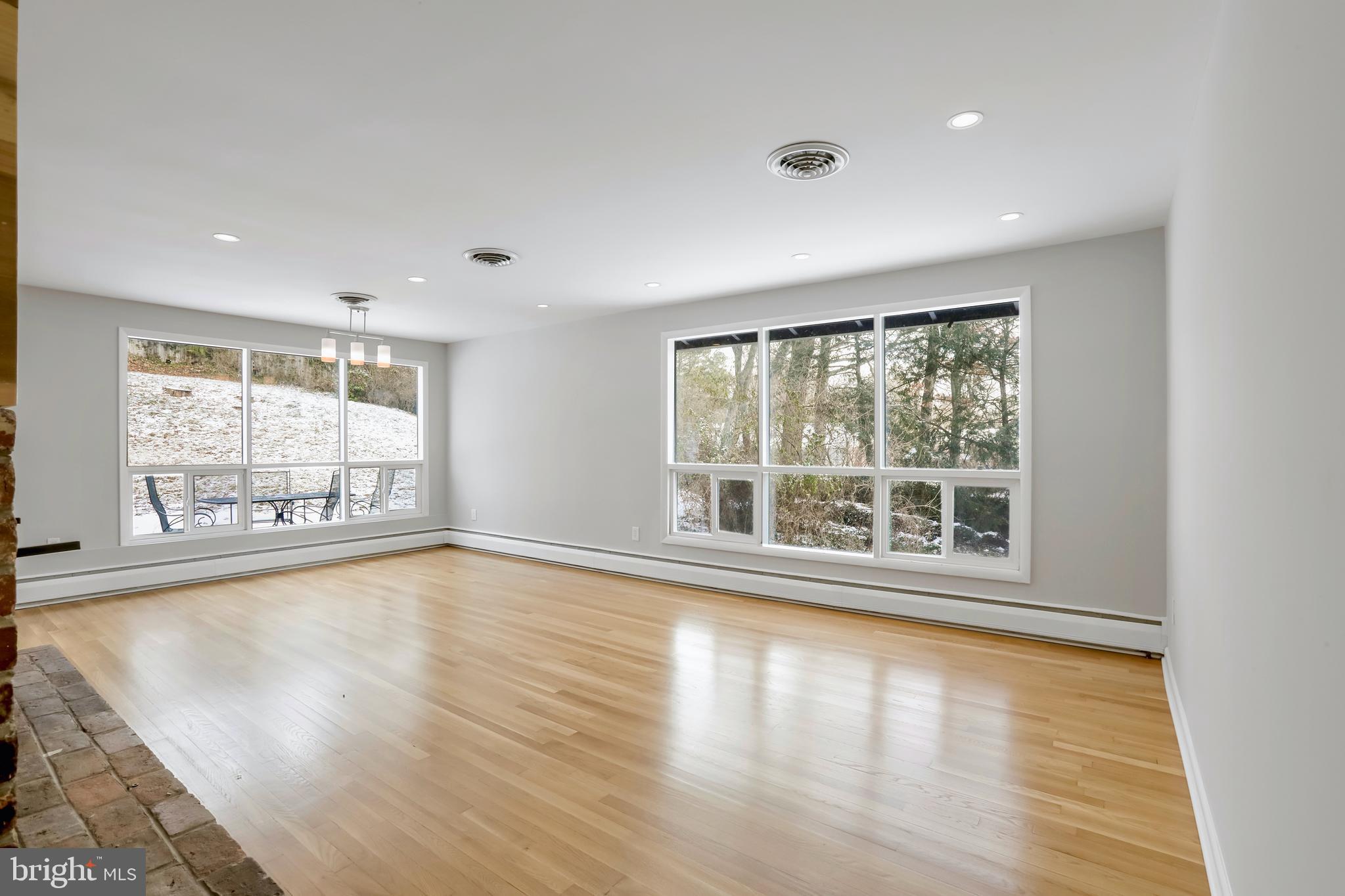 HICKORY HALL ESTATES - Residential