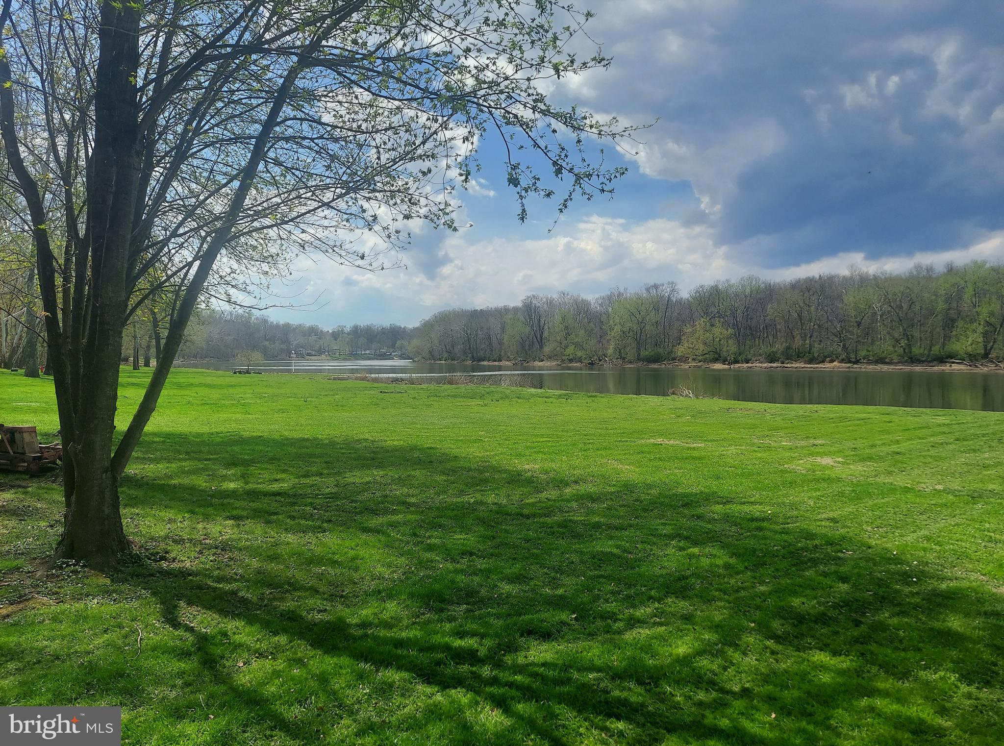 HONEYWOOD - Land
