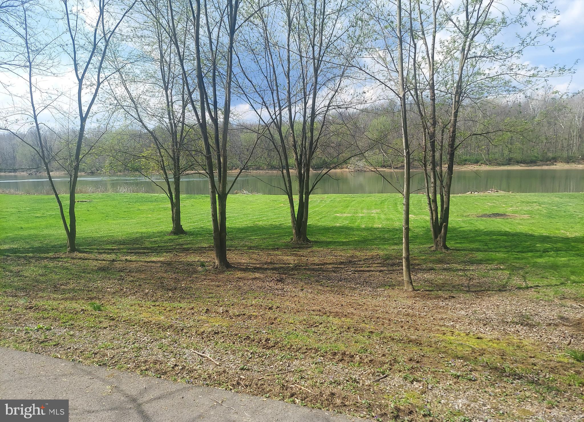 HONEYWOOD - Land