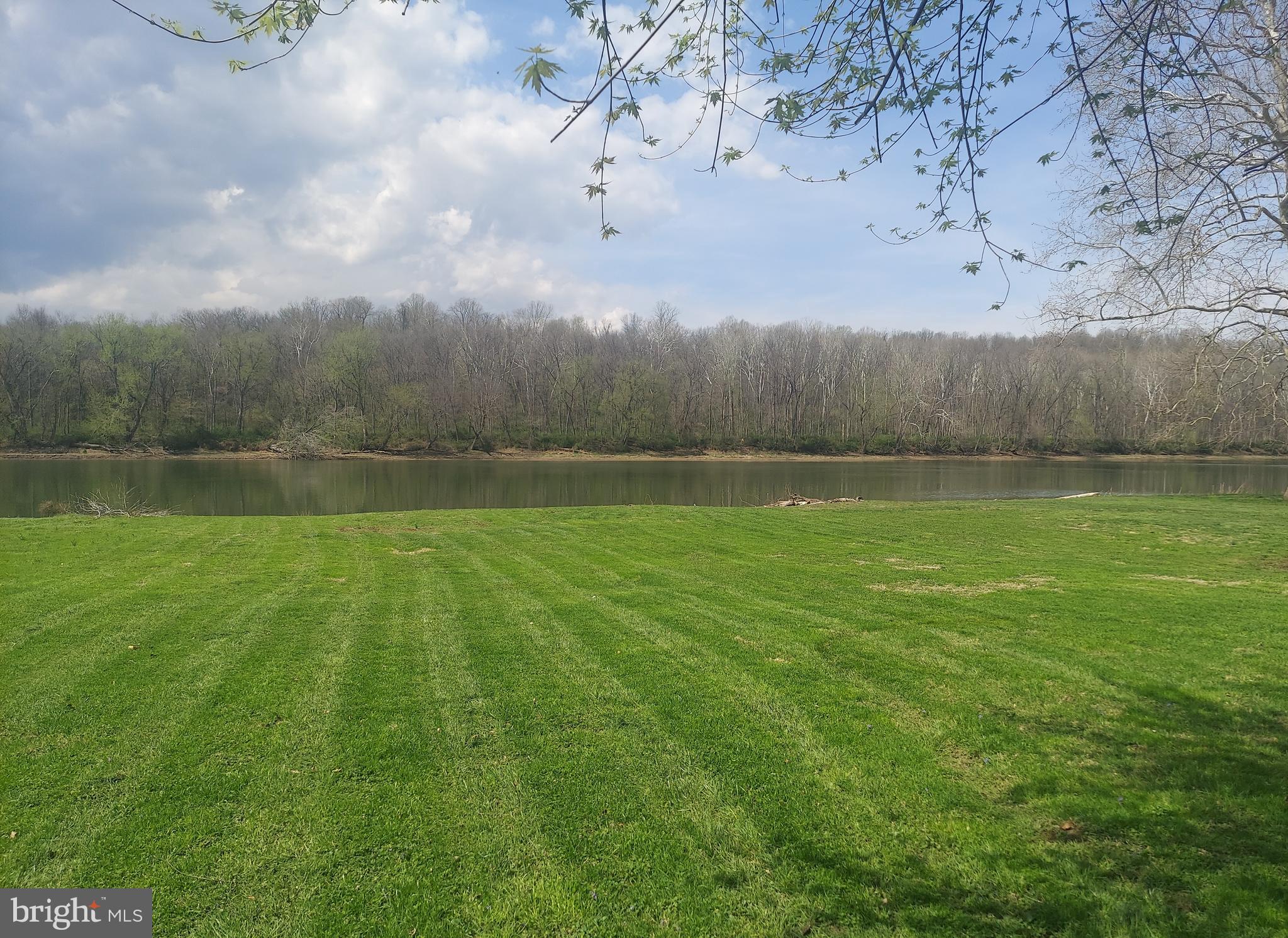 HONEYWOOD - Land