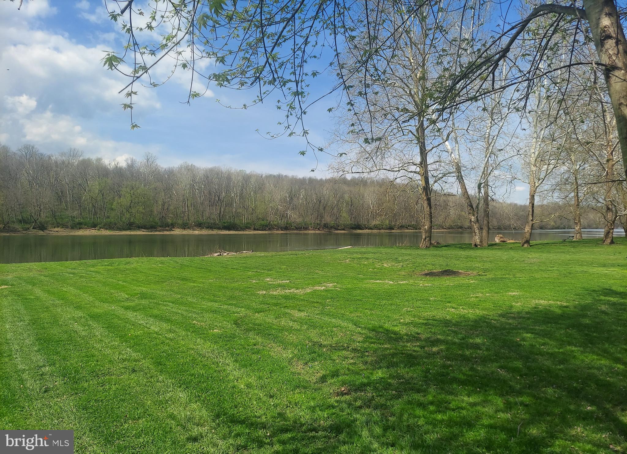 HONEYWOOD - Land