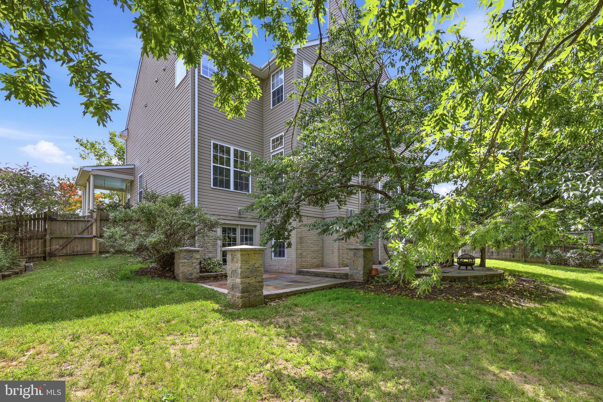 FIELDSTONE - Residential