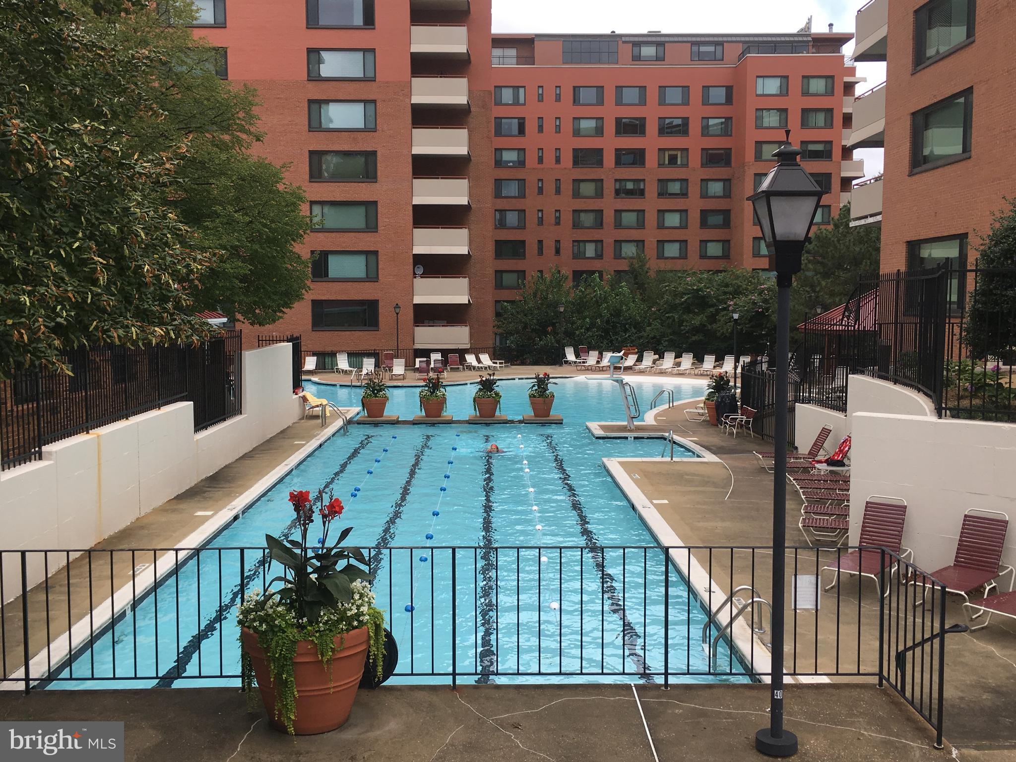 RIVER PLACE - Residential