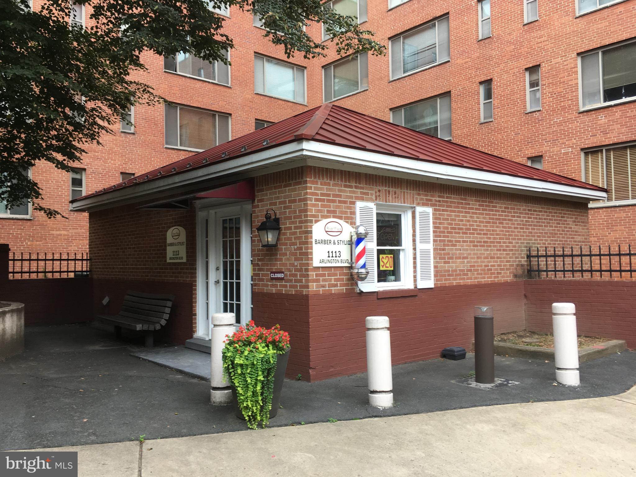 RIVER PLACE - Residential
