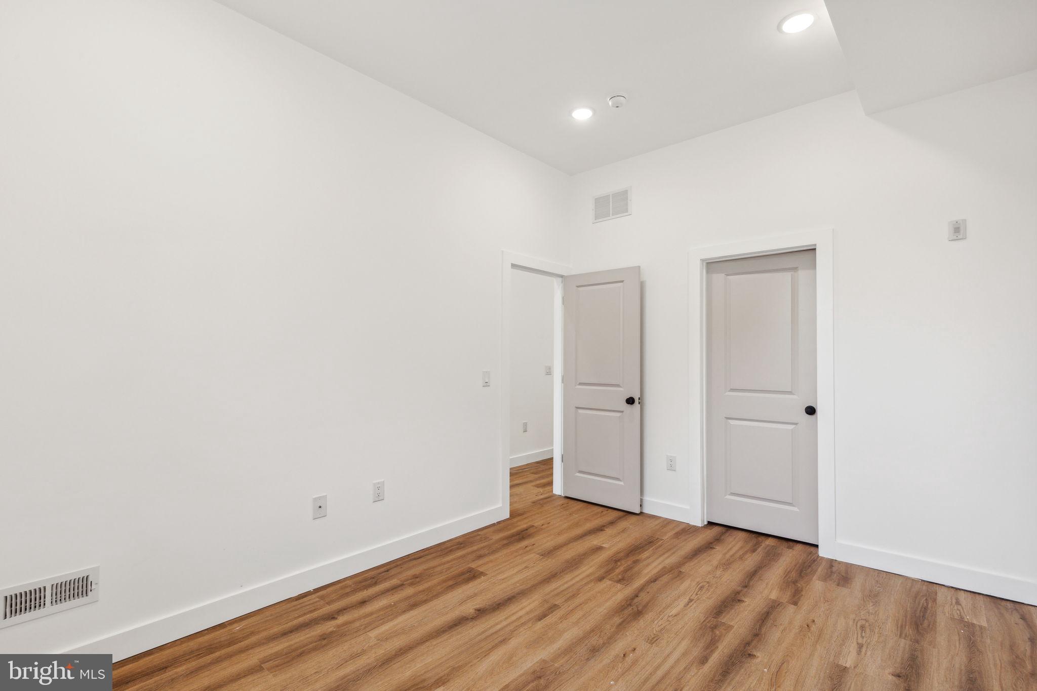 WEST KENSINGTON - Residential Income