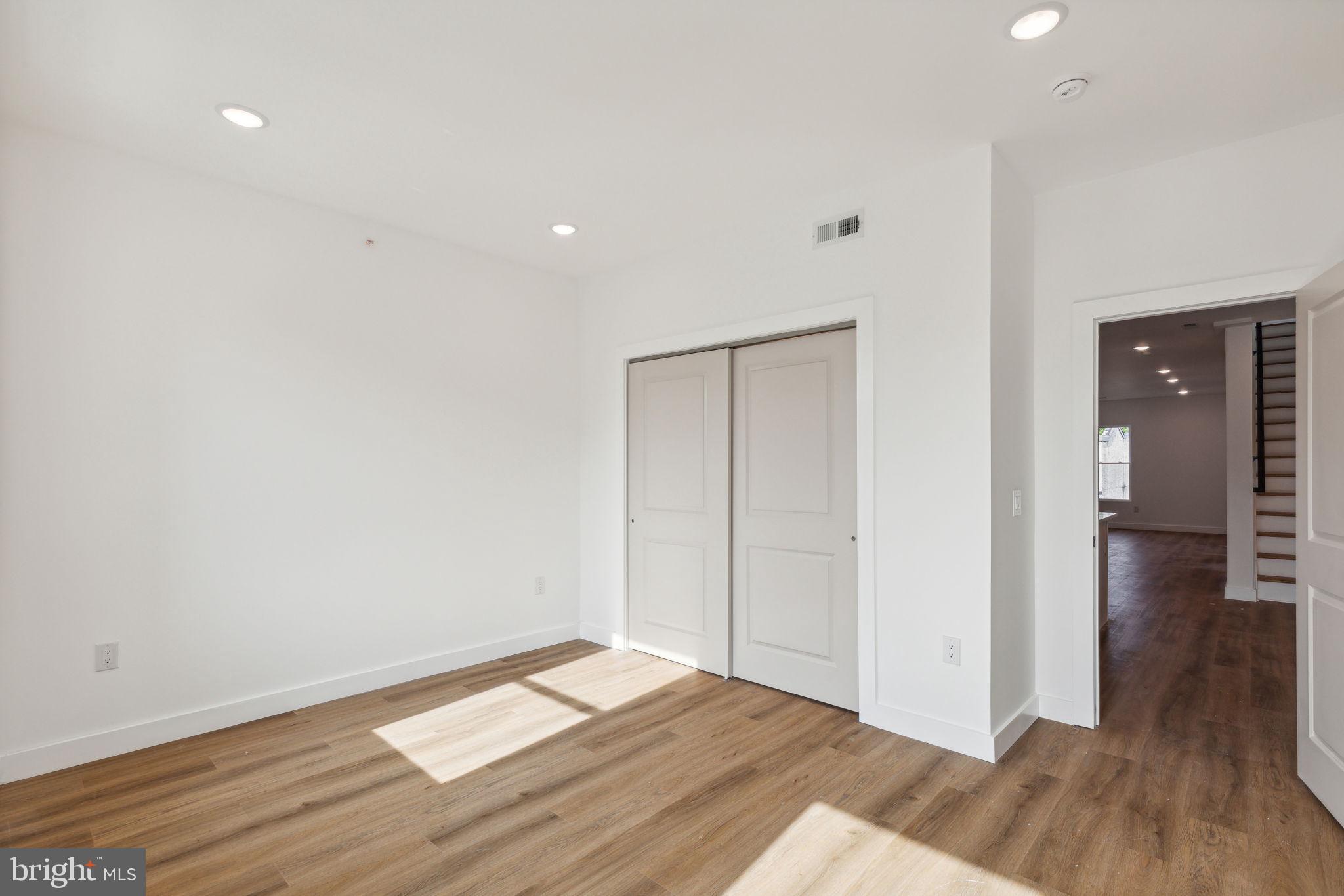 WEST KENSINGTON - Residential Income