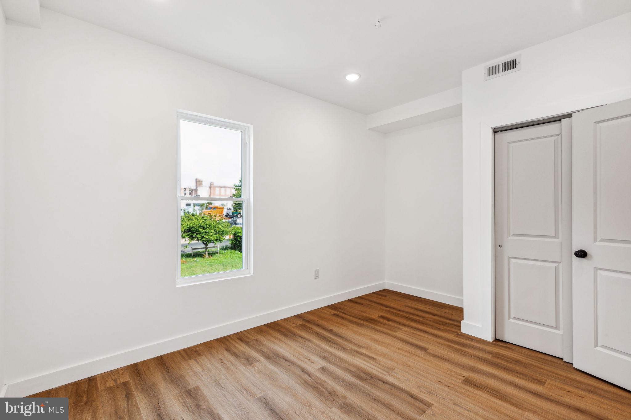 WEST KENSINGTON - Residential Income