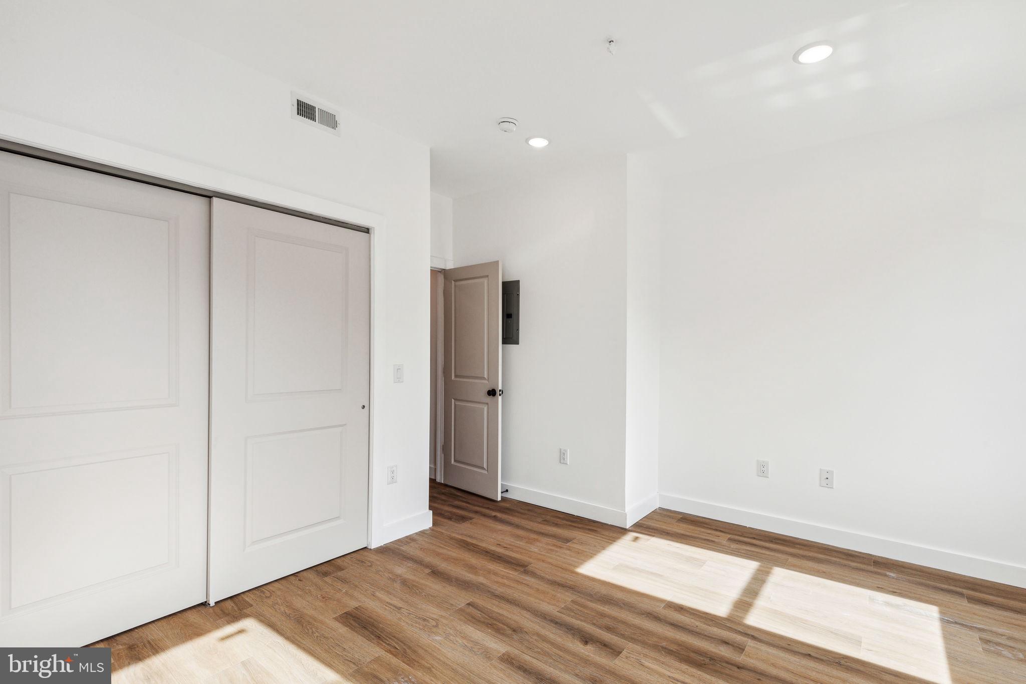 WEST KENSINGTON - Residential Income