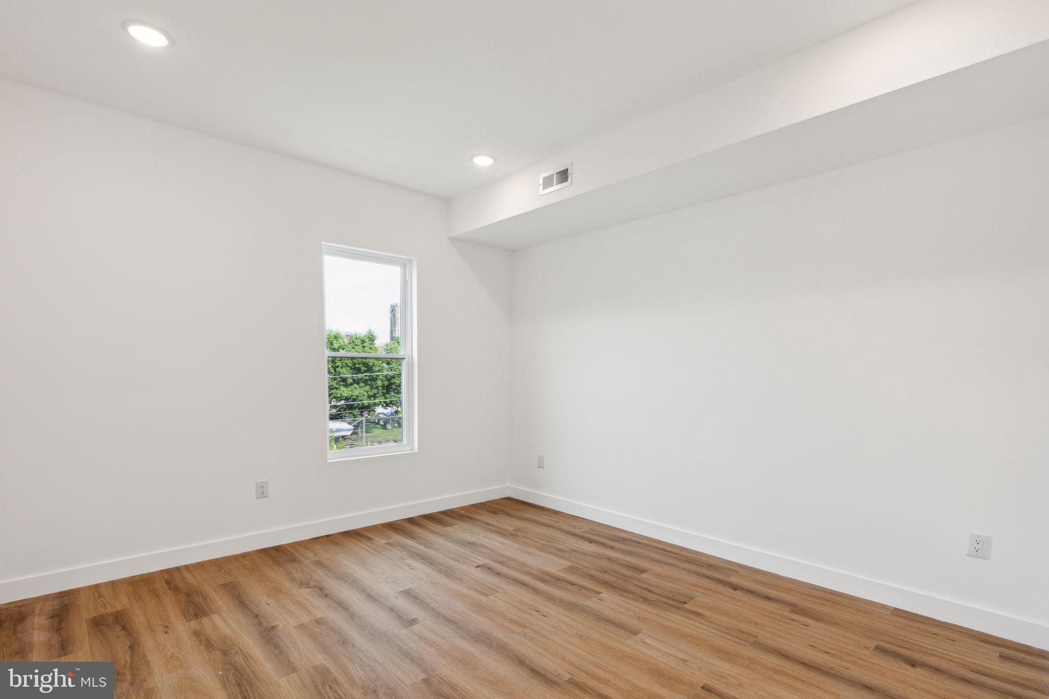 WEST KENSINGTON - Residential Income
