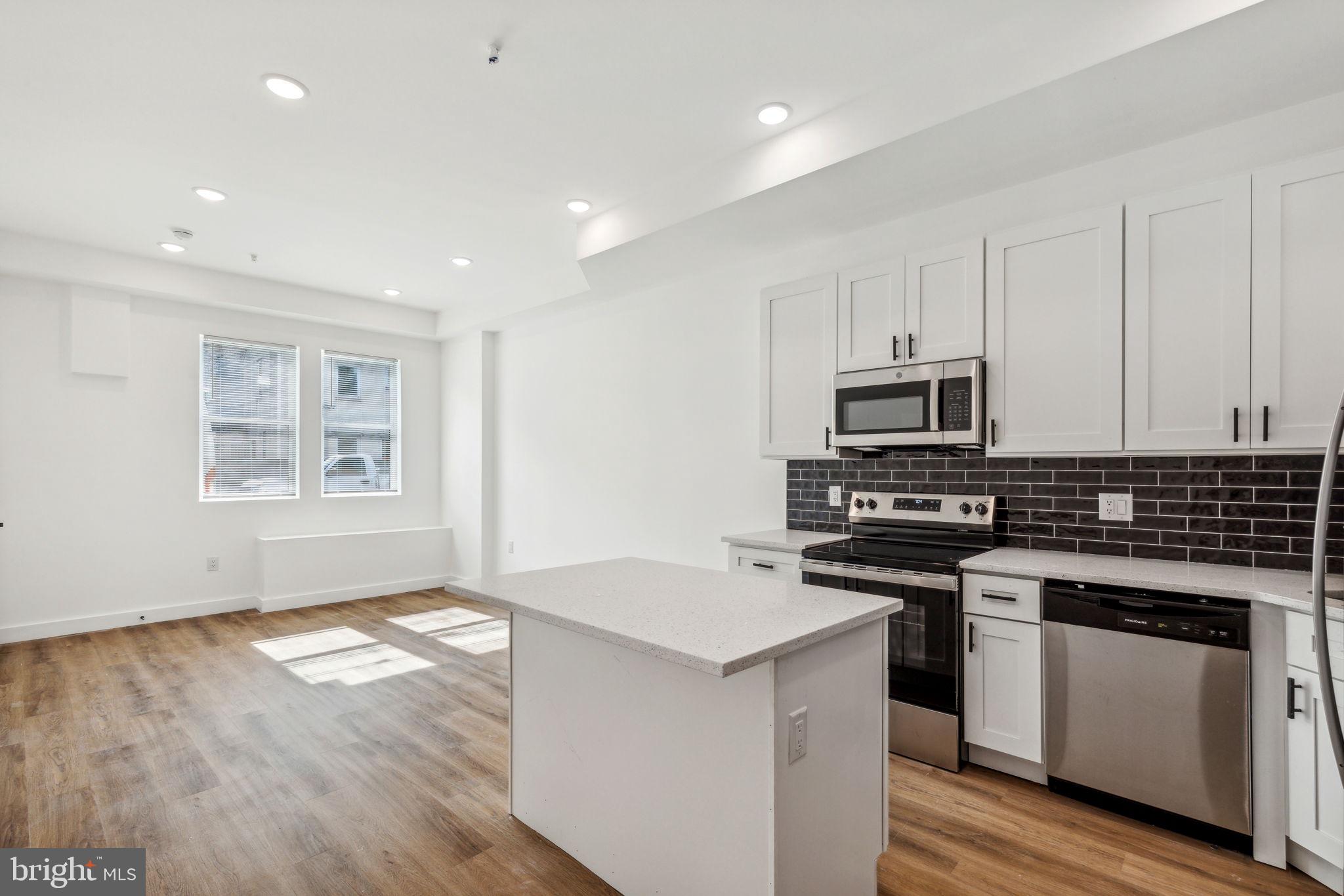 WEST KENSINGTON - Residential Income