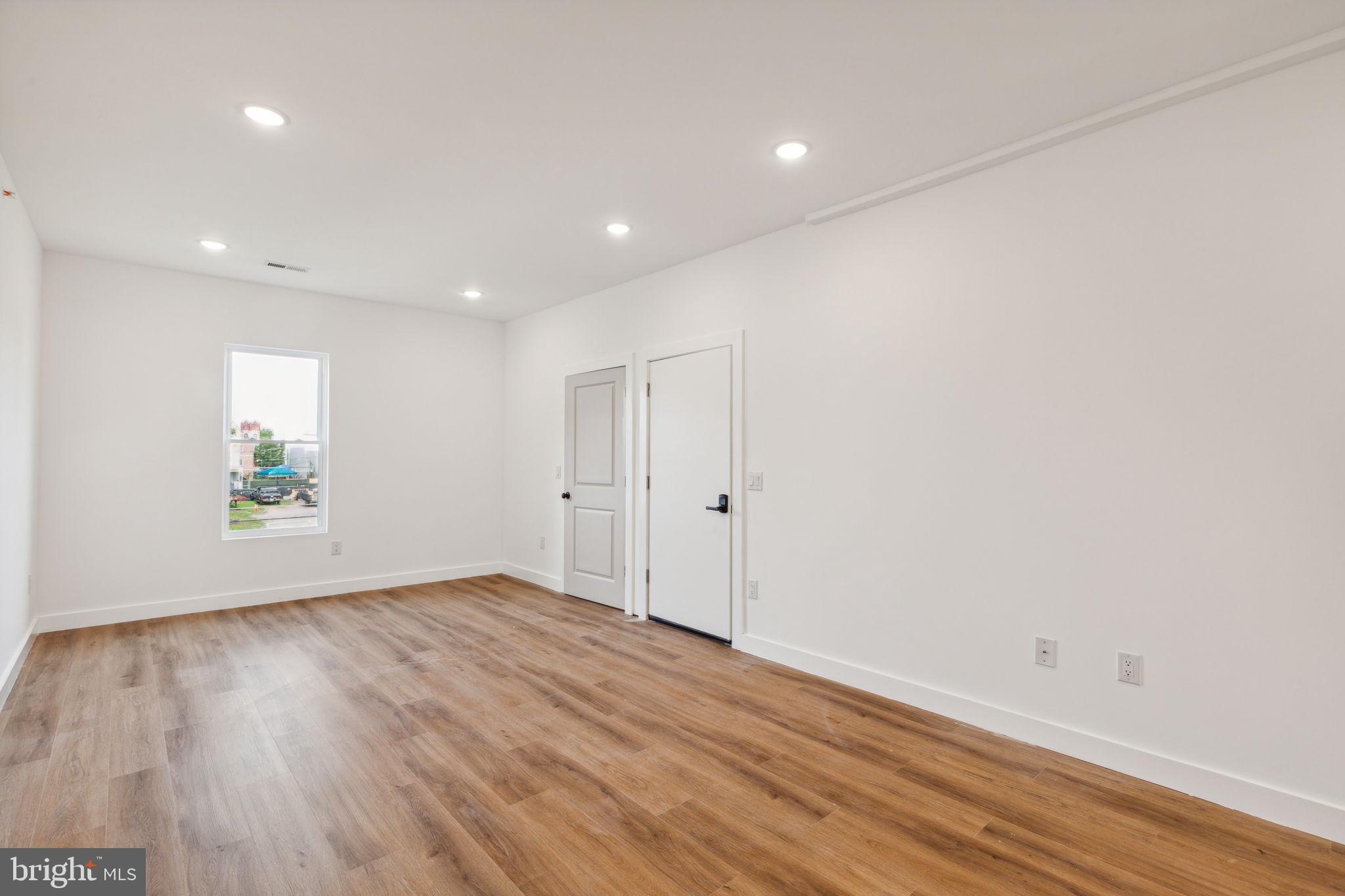 WEST KENSINGTON - Residential Income