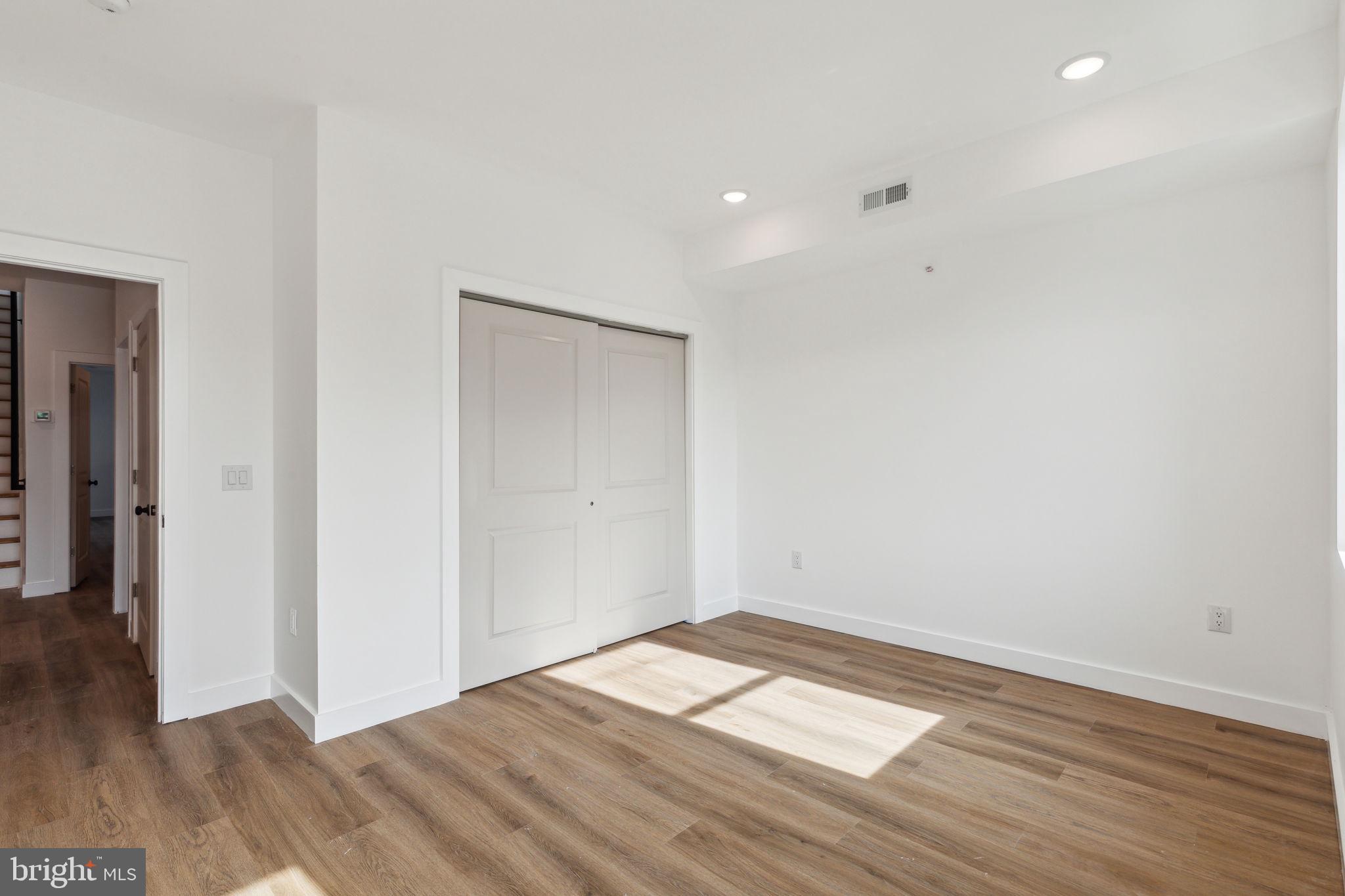 WEST KENSINGTON - Residential Income