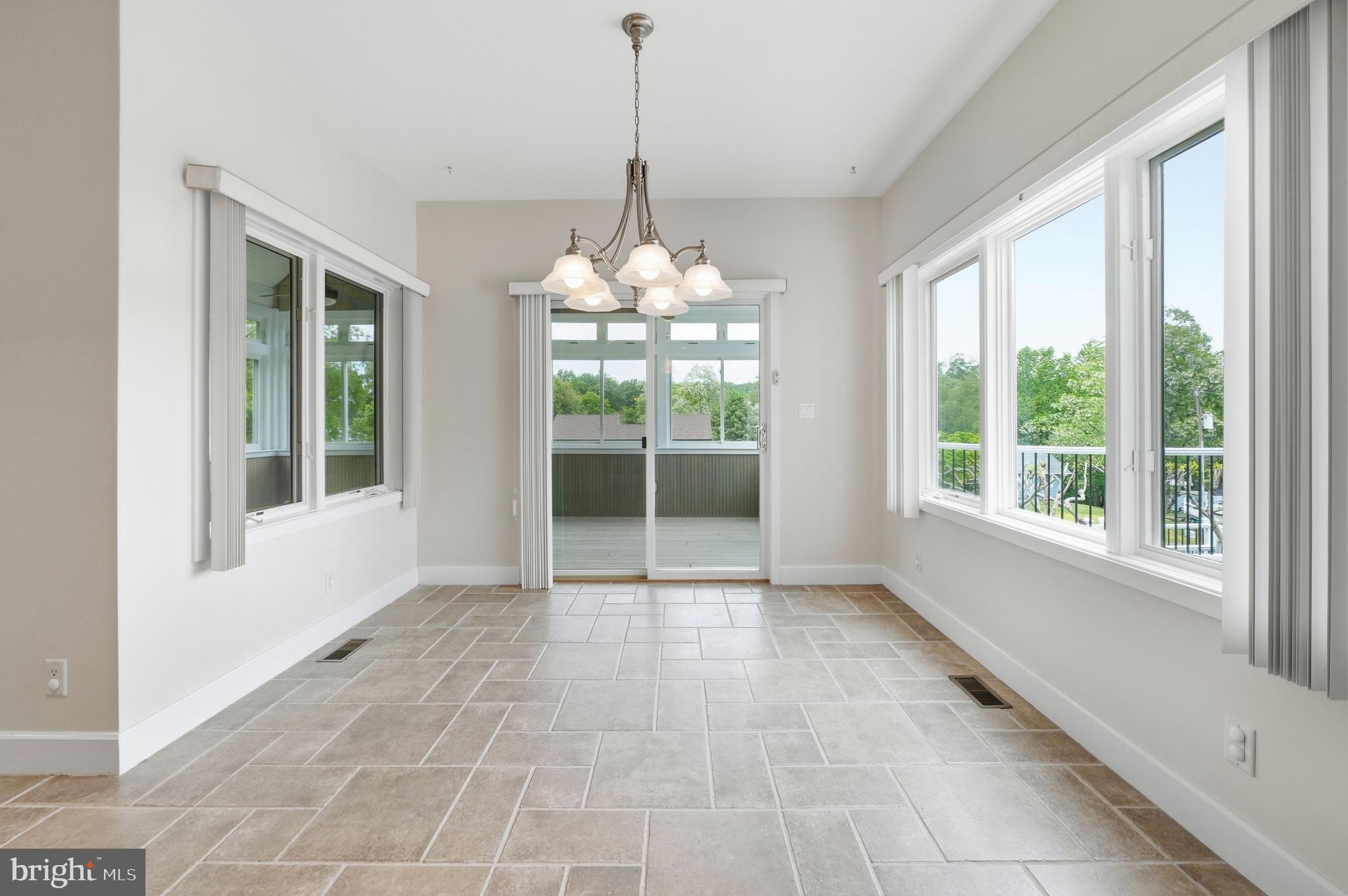 CHESAPEAKE ISLE - Residential