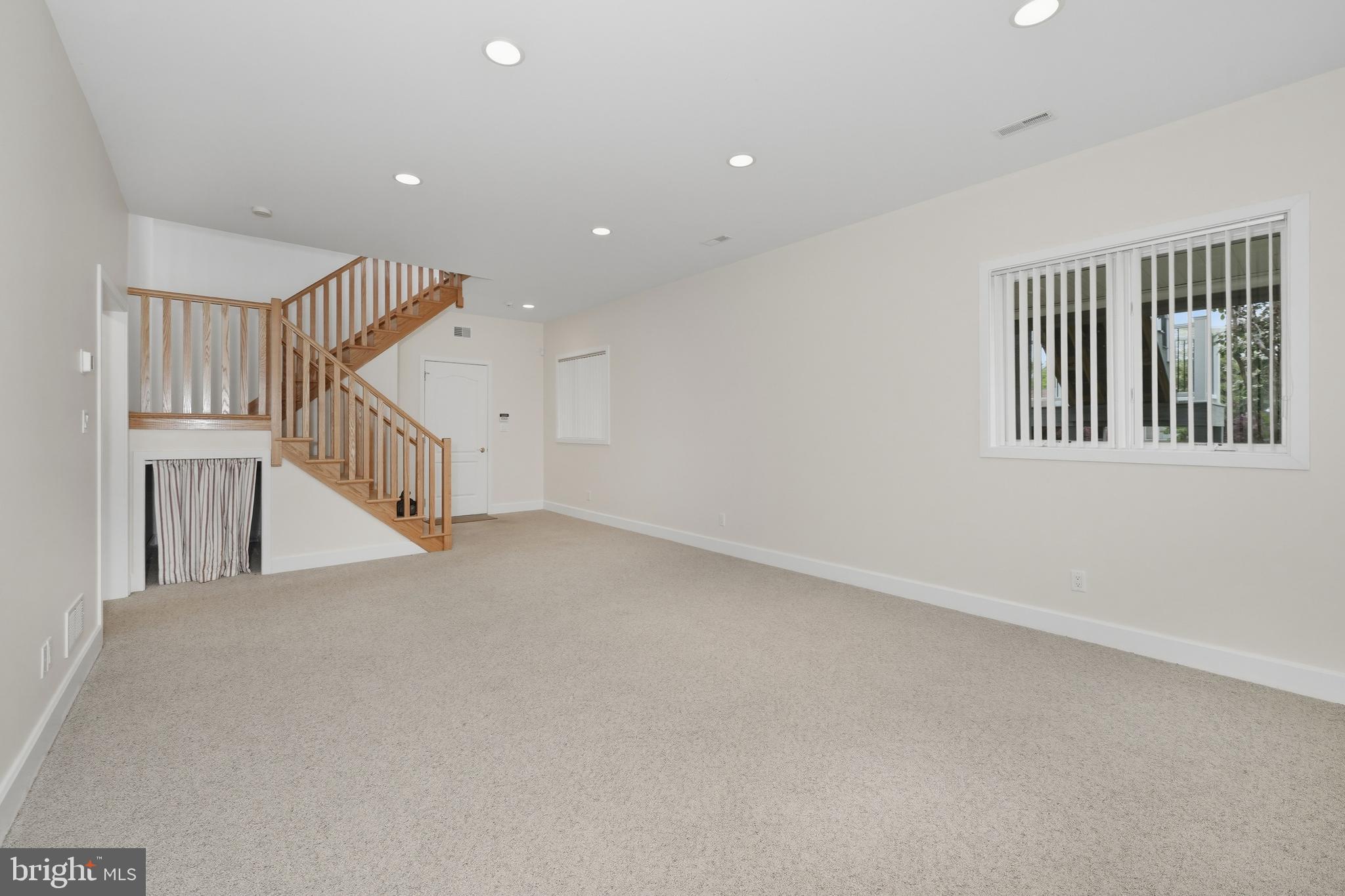 CHESAPEAKE ISLE - Residential