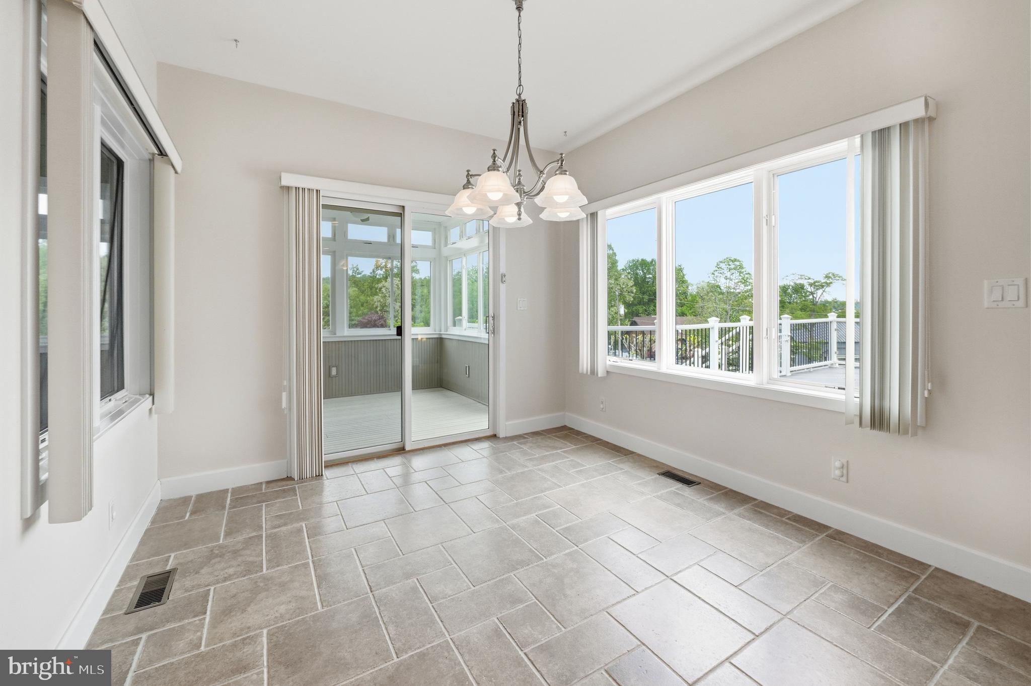 CHESAPEAKE ISLE - Residential