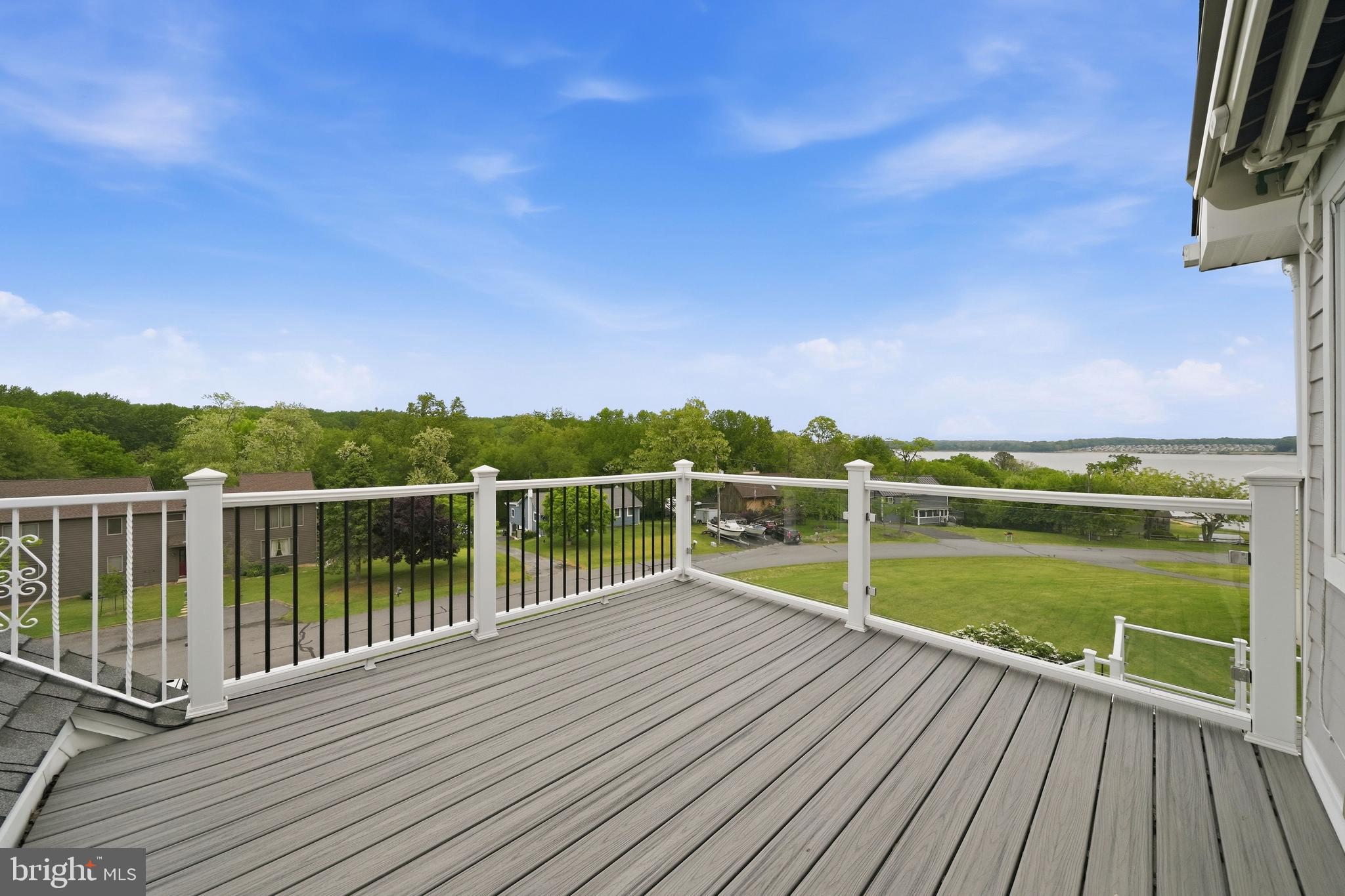 CHESAPEAKE ISLE - Residential