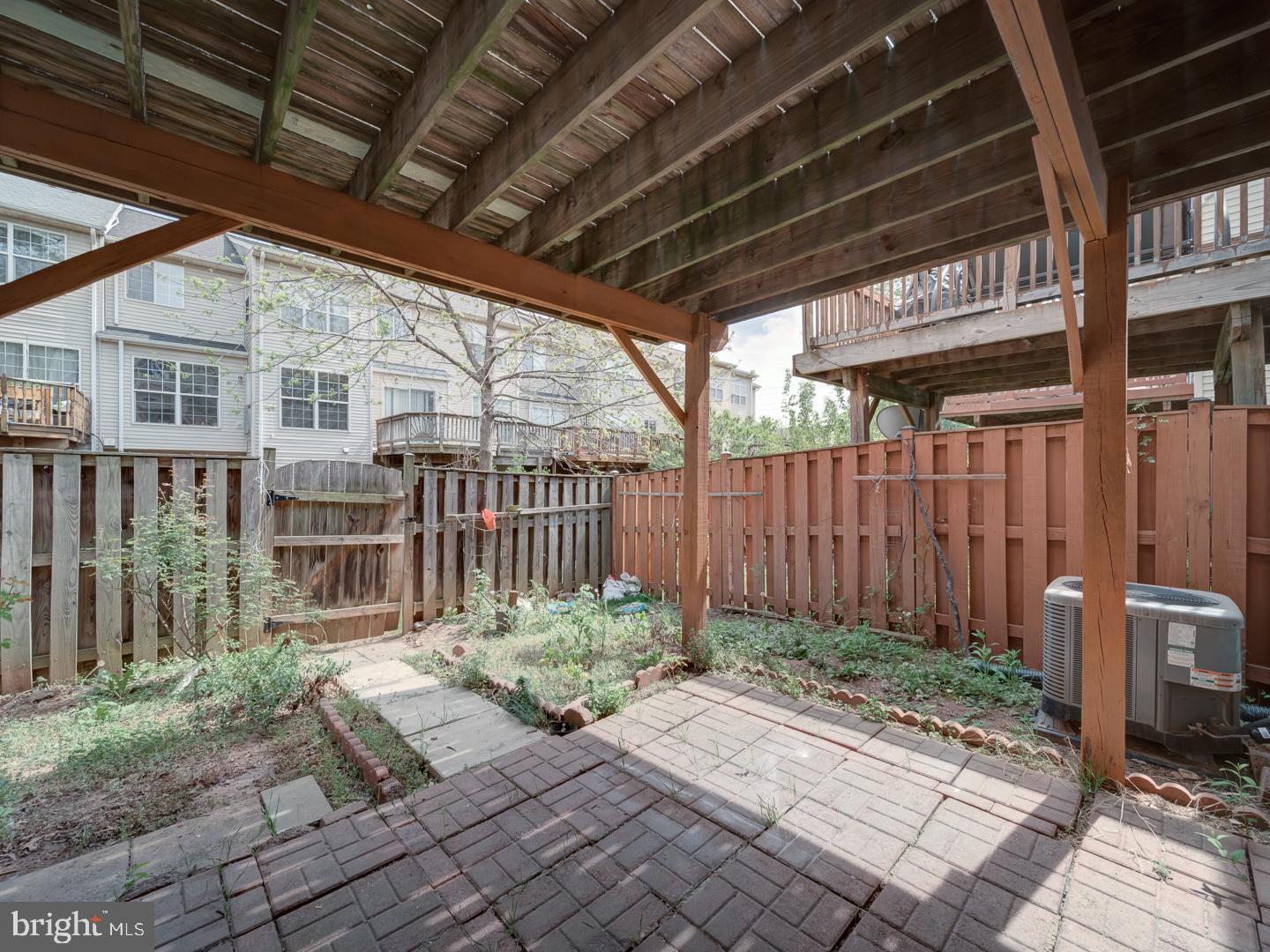 PARADISE - Residential Lease