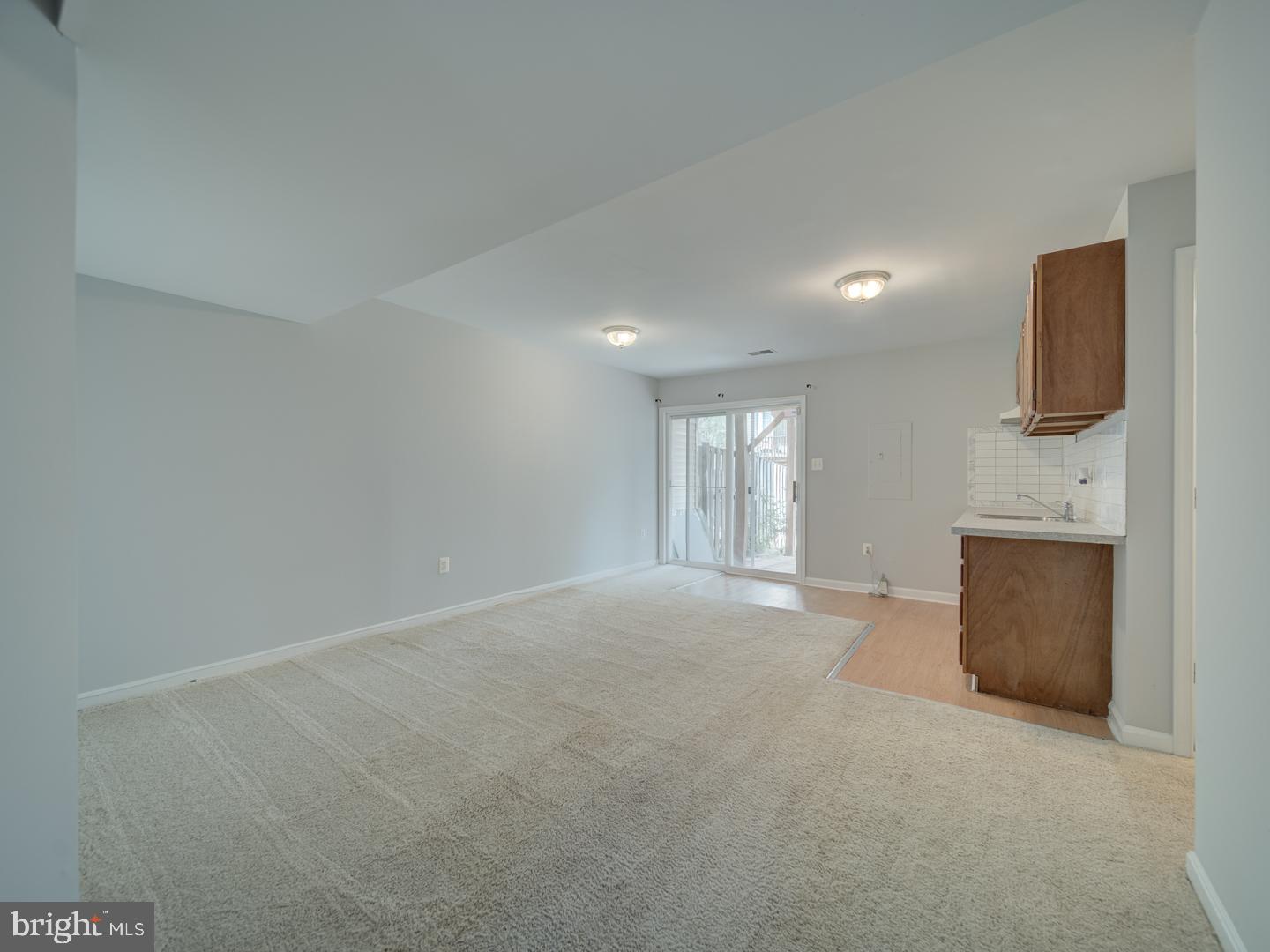 PARADISE - Residential Lease