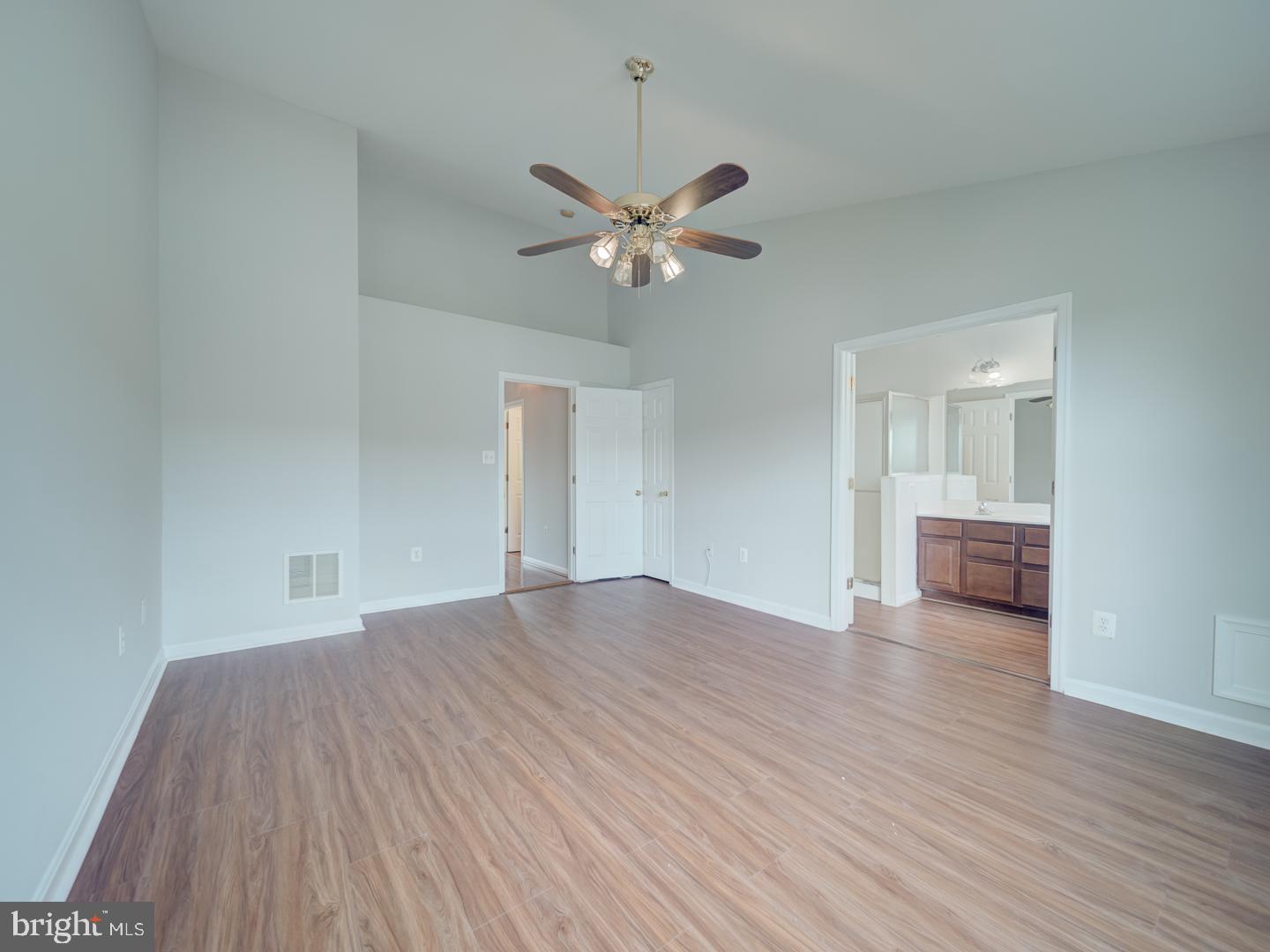 PARADISE - Residential Lease