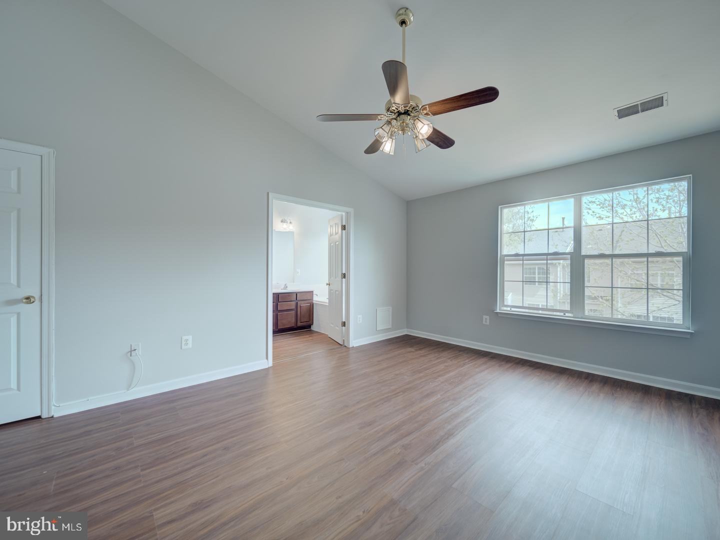 PARADISE - Residential Lease